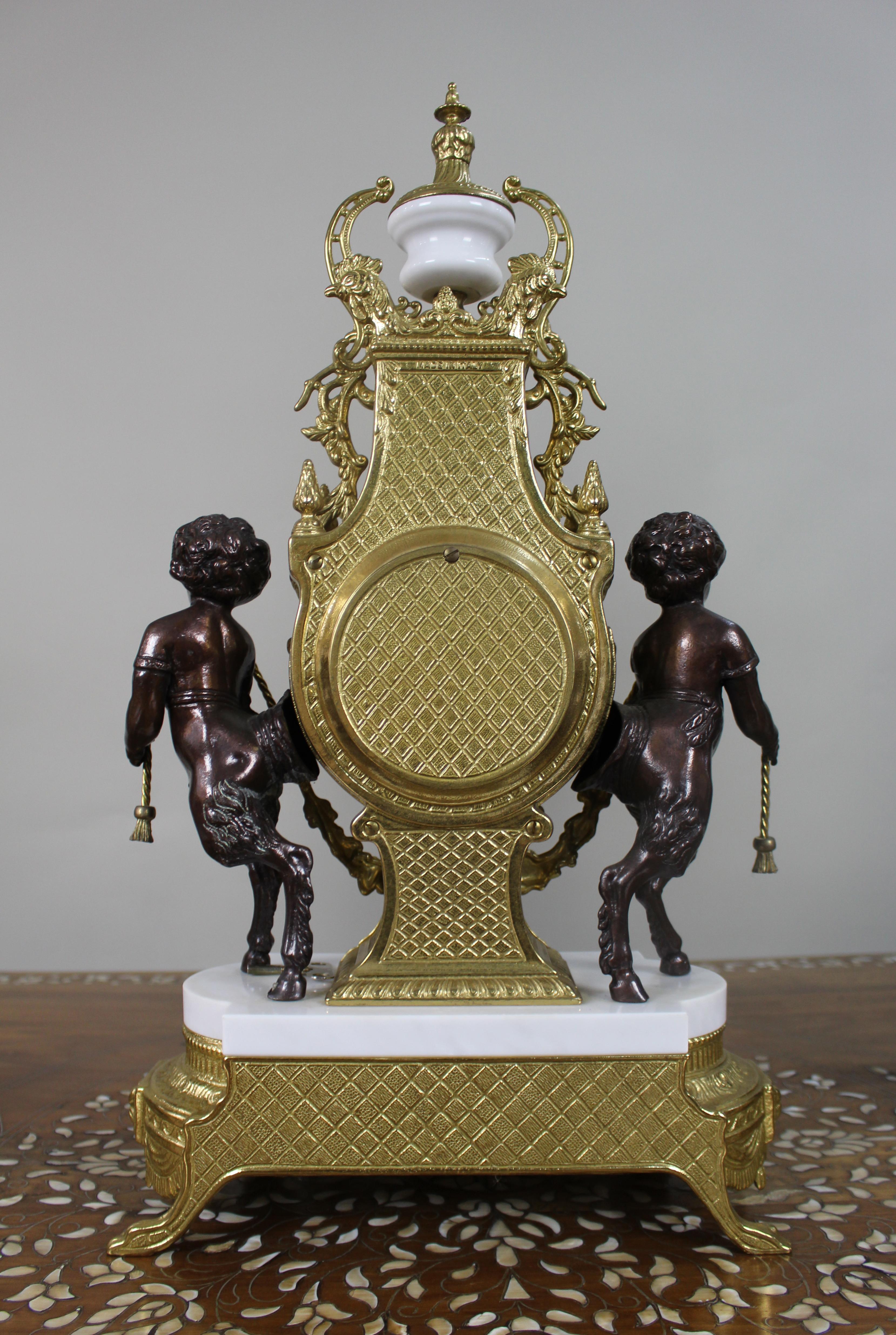 Raffinato set di orologi da tavolo in marmo e bronzo d'epoca in vendita 6