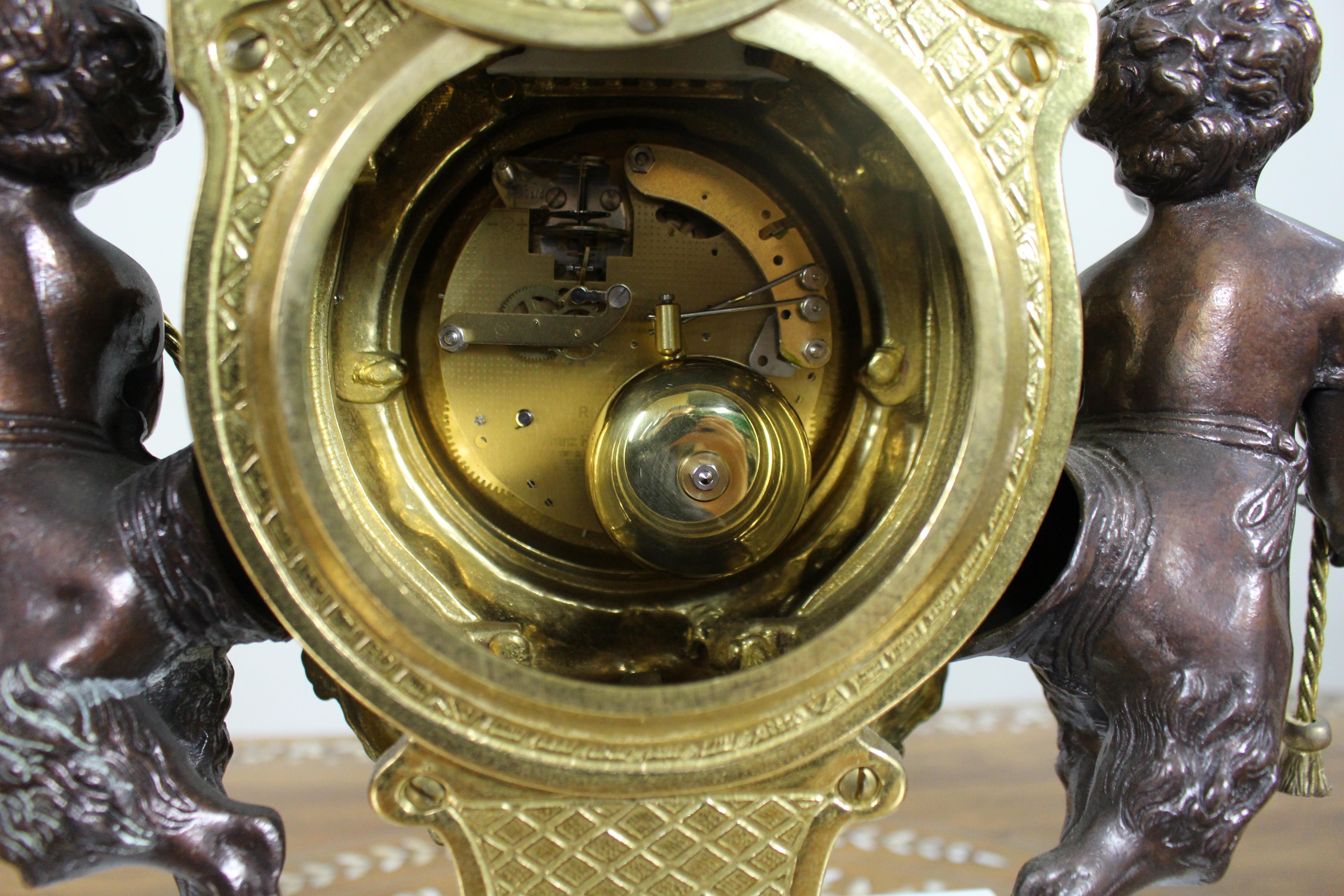 Raffinato set di orologi da tavolo in marmo e bronzo d'epoca in vendita 7