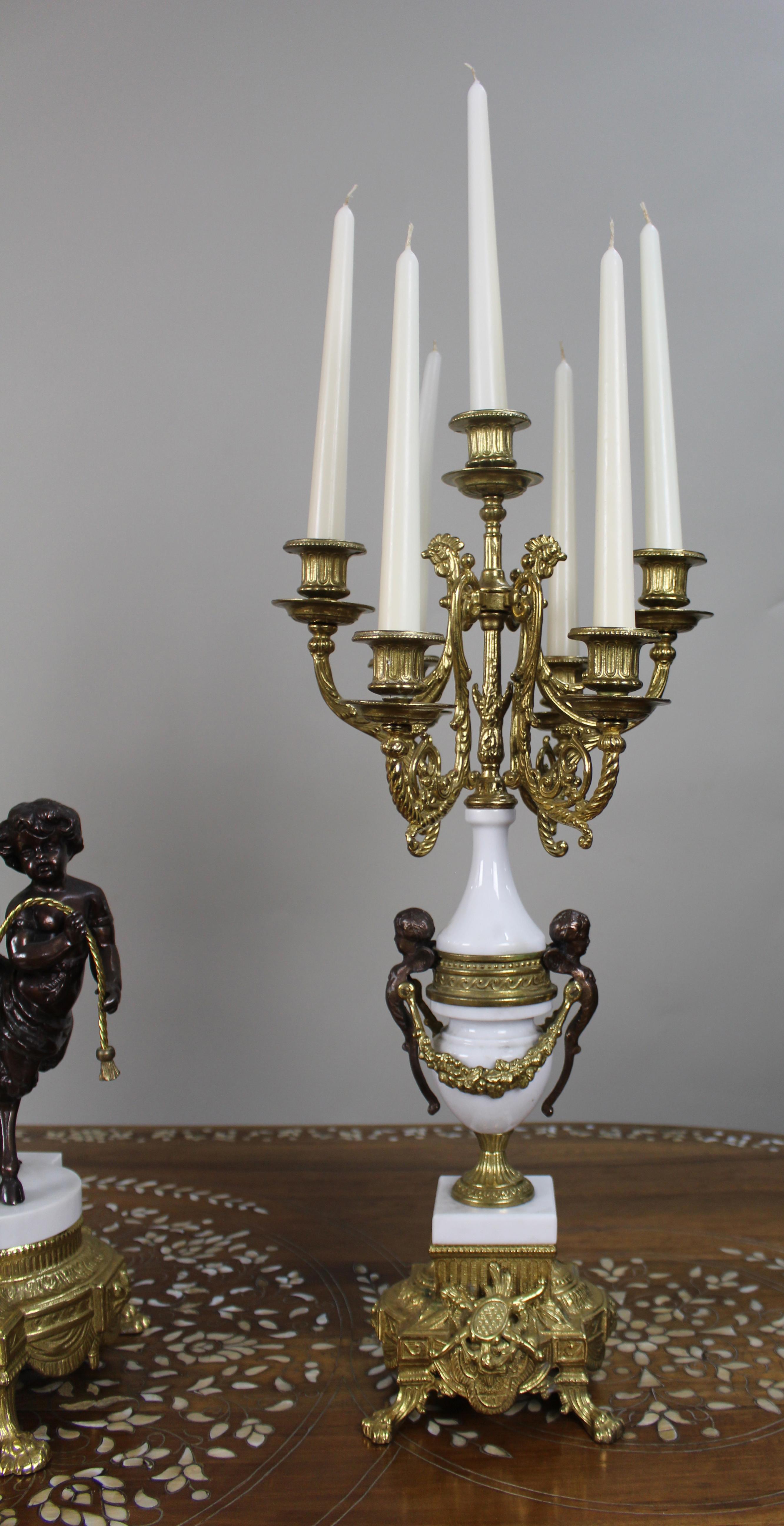 Raffinato set di orologi da tavolo in marmo e bronzo d'epoca in vendita 8