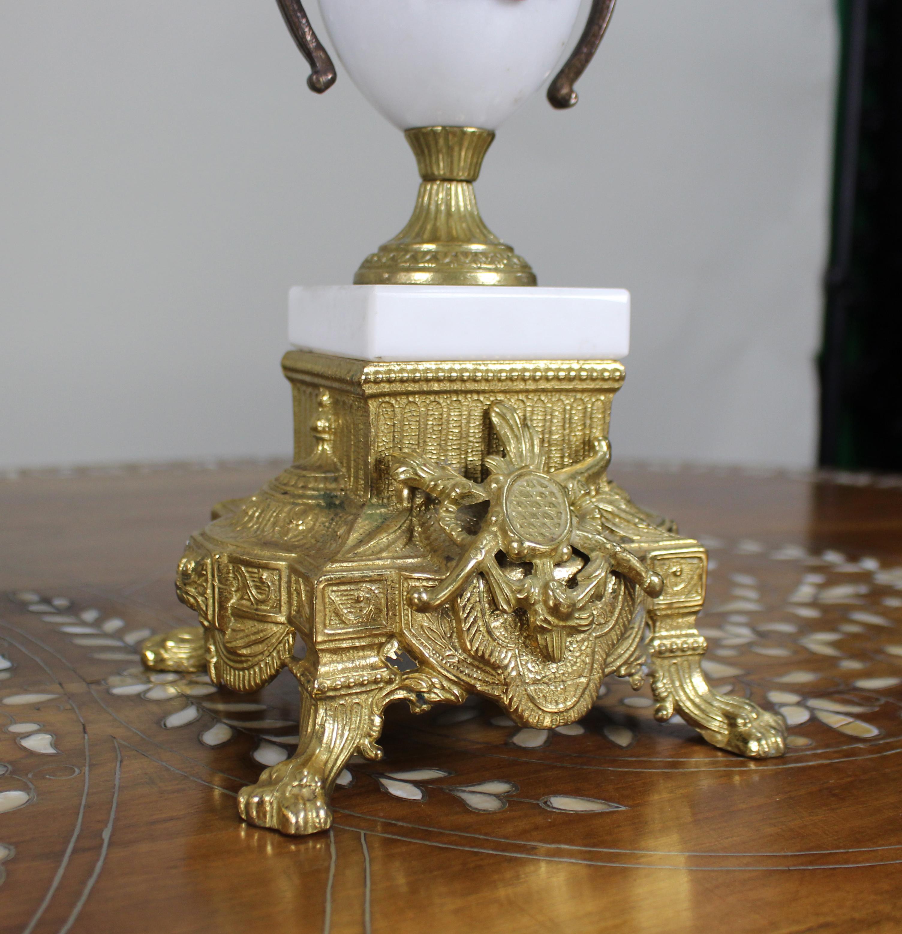 Raffinato set di orologi da tavolo in marmo e bronzo d'epoca in vendita 11