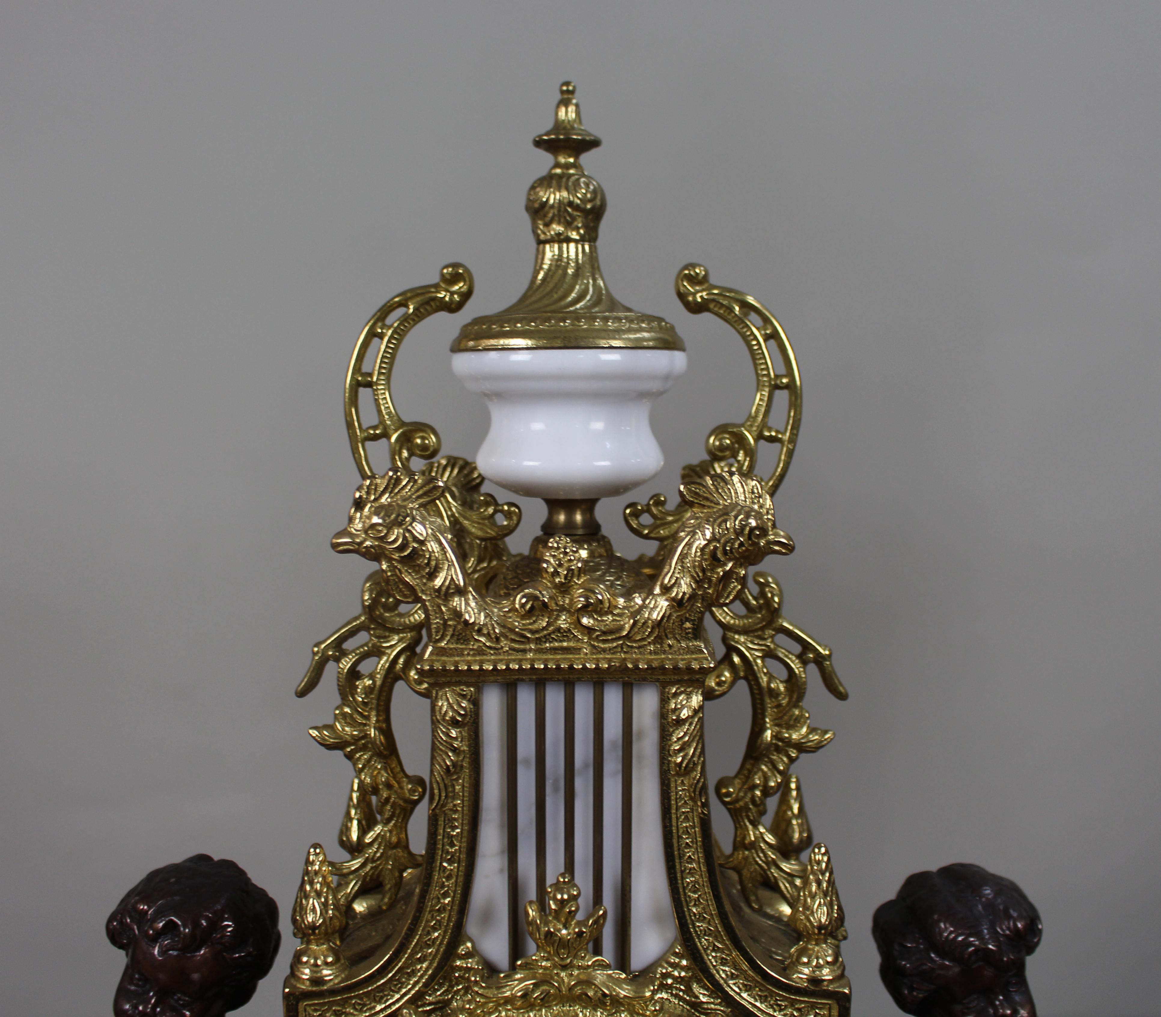 Marmo Raffinato set di orologi da tavolo in marmo e bronzo d'epoca in vendita