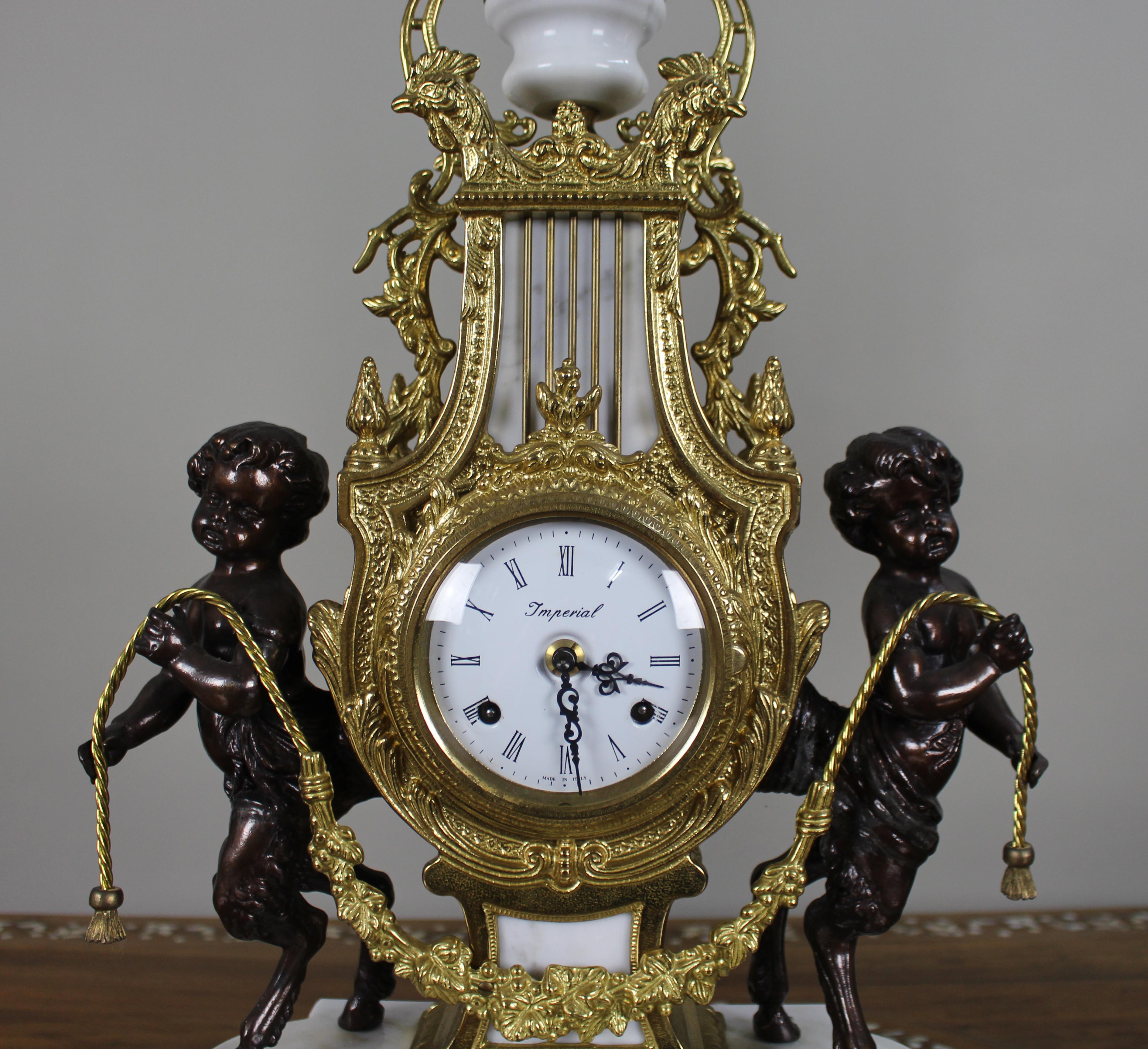 Raffinato set di orologi da tavolo in marmo e bronzo d'epoca in vendita 1