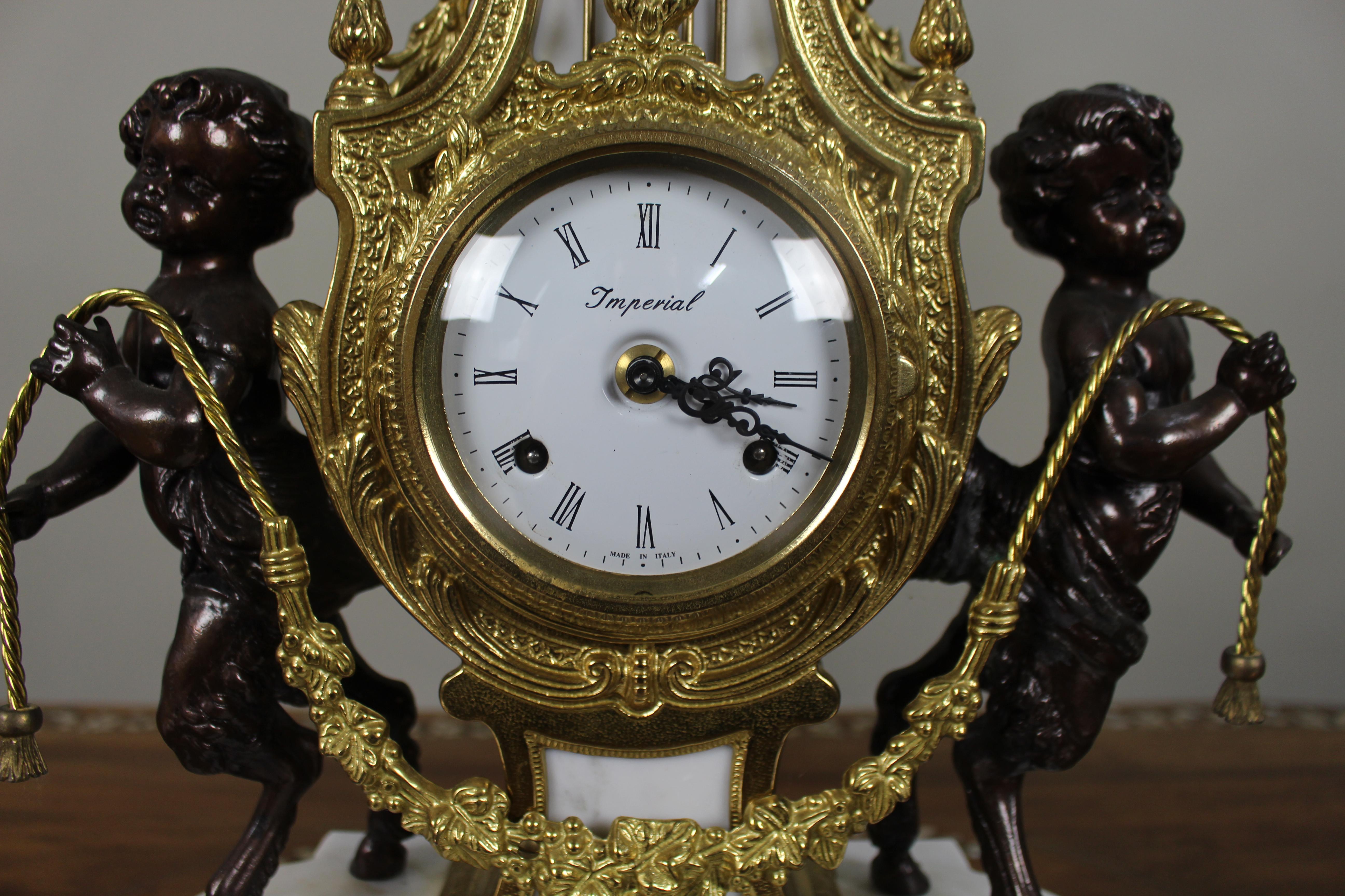 Raffinato set di orologi da tavolo in marmo e bronzo d'epoca in vendita 2