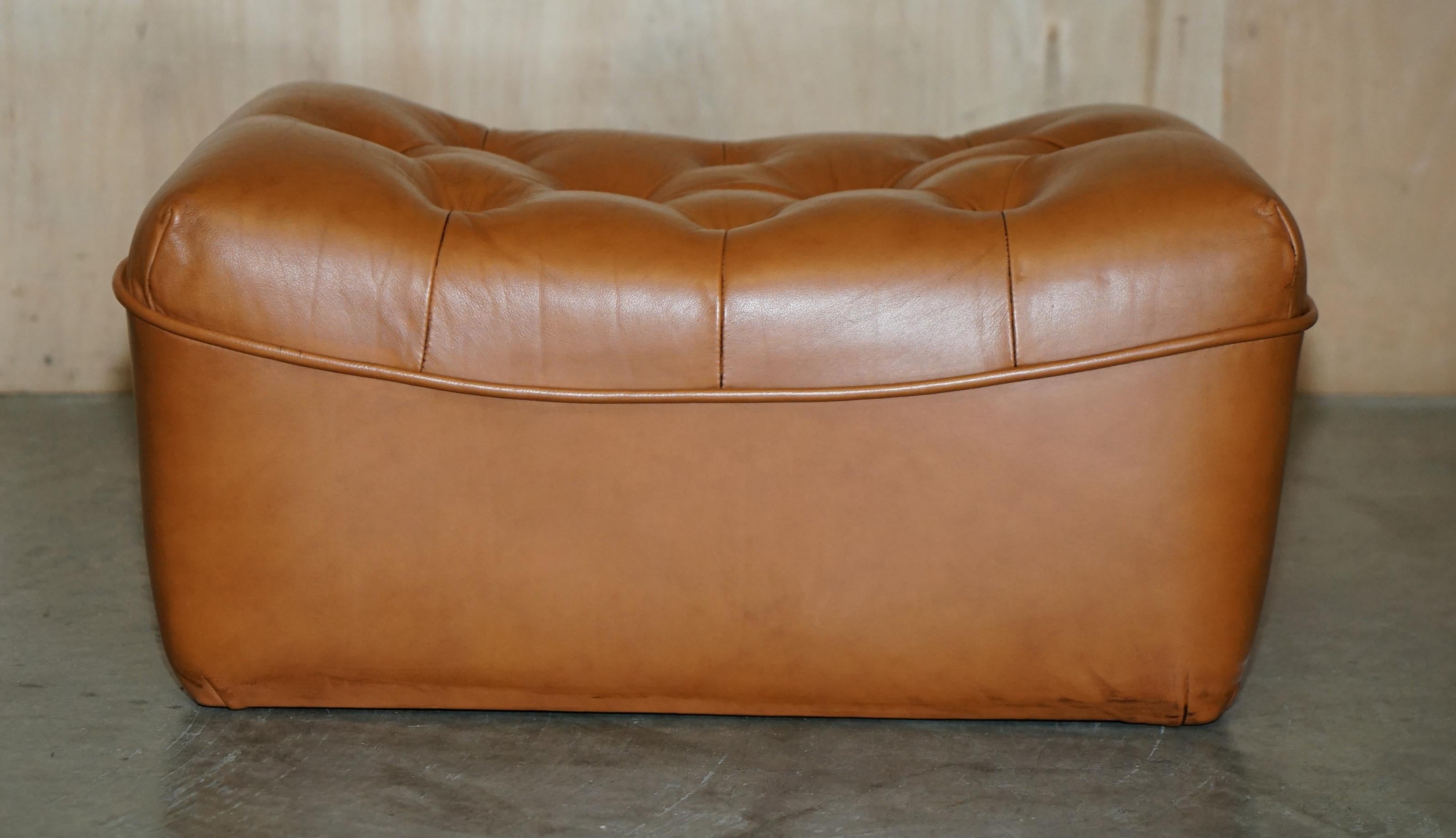 FINE VINTAGE MiD CENTURY MODERN TAN BROWN LEATHER CHESTERFIELD TUFTED FOOTSTOOL 1
