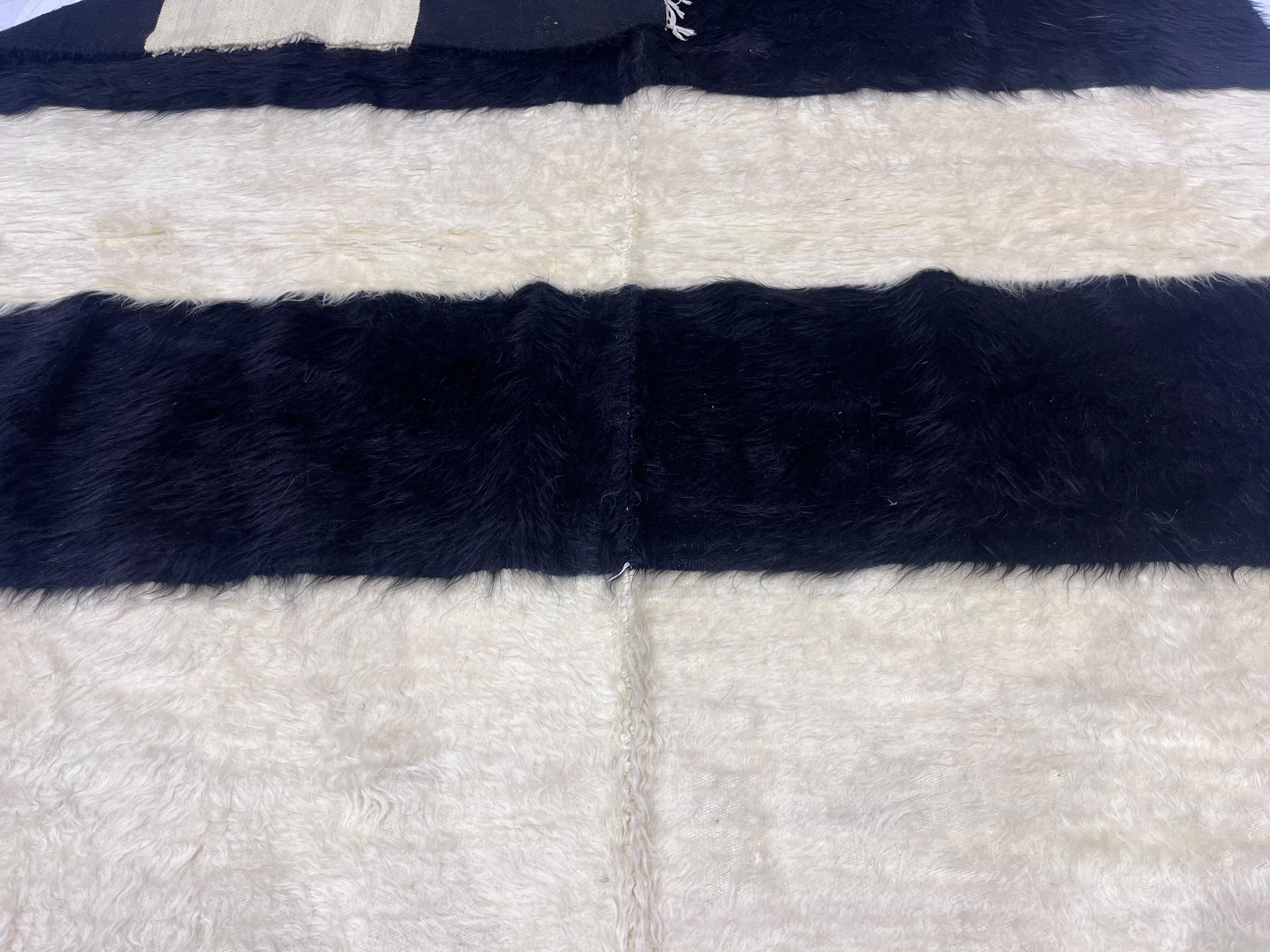 Fine Vintage Moroccan Wool Rug 4'11