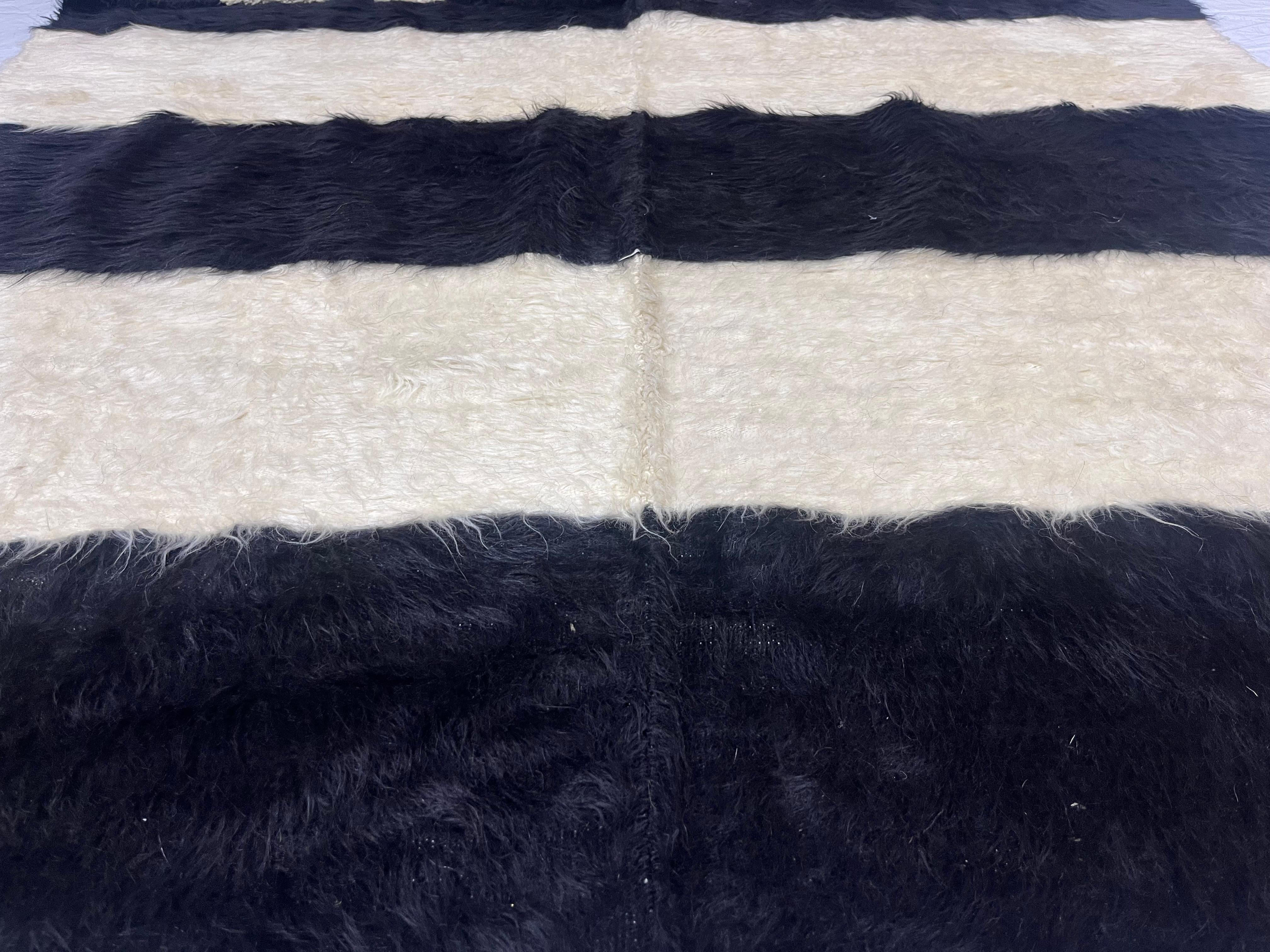 Fine Vintage Moroccan Wool Rug 4'11