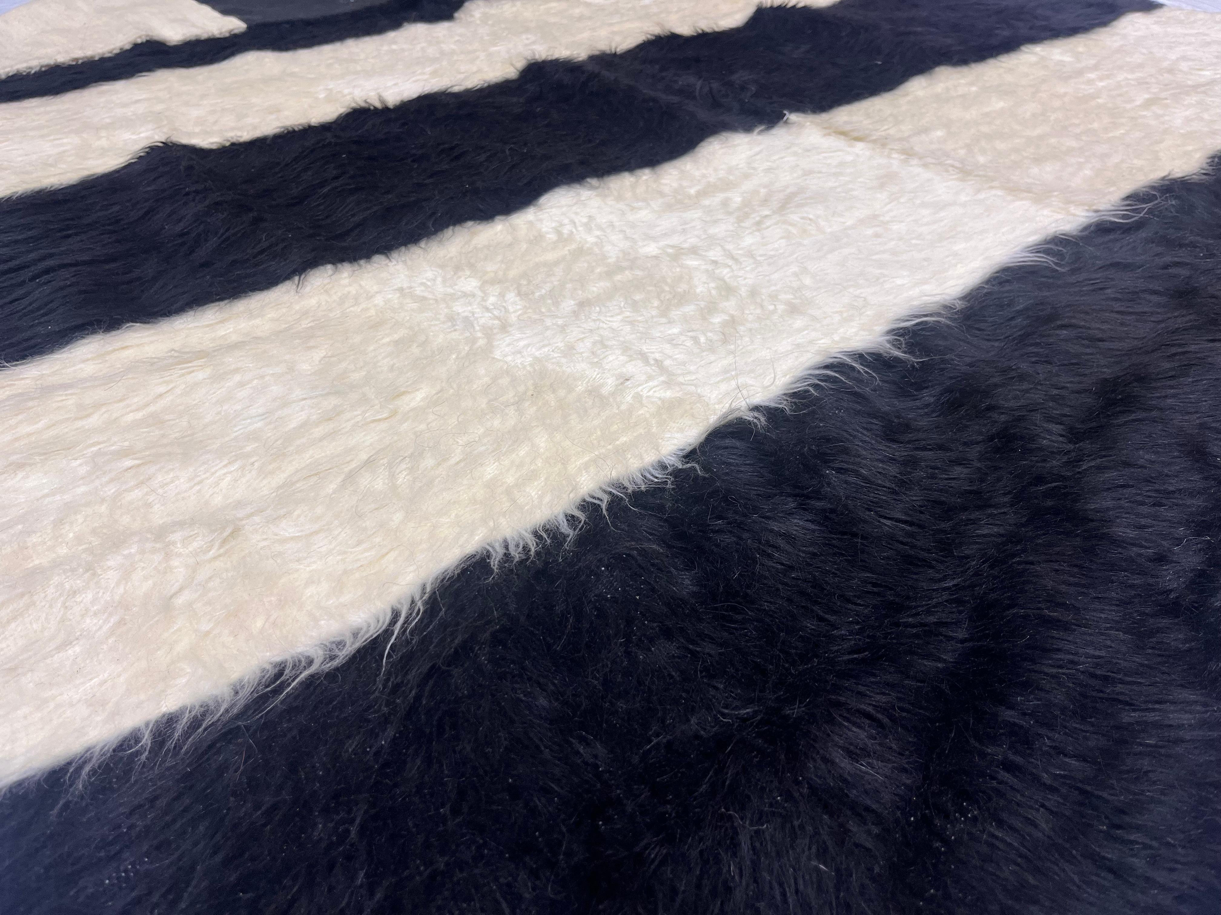 Fine Vintage Moroccan Wool Rug 4'11