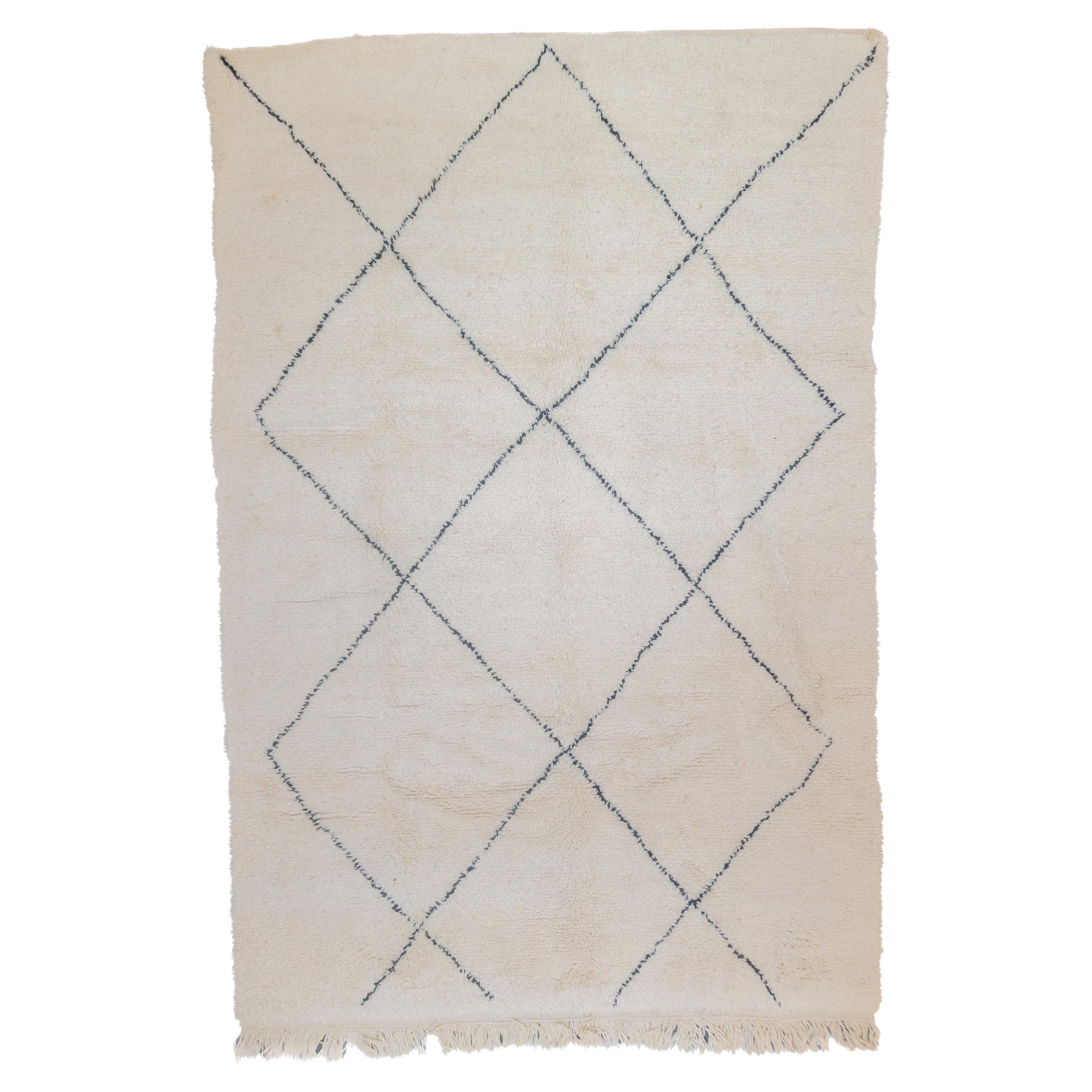 Fine Vintage Moroccan Wool Rug 5'8'' x 8'6''