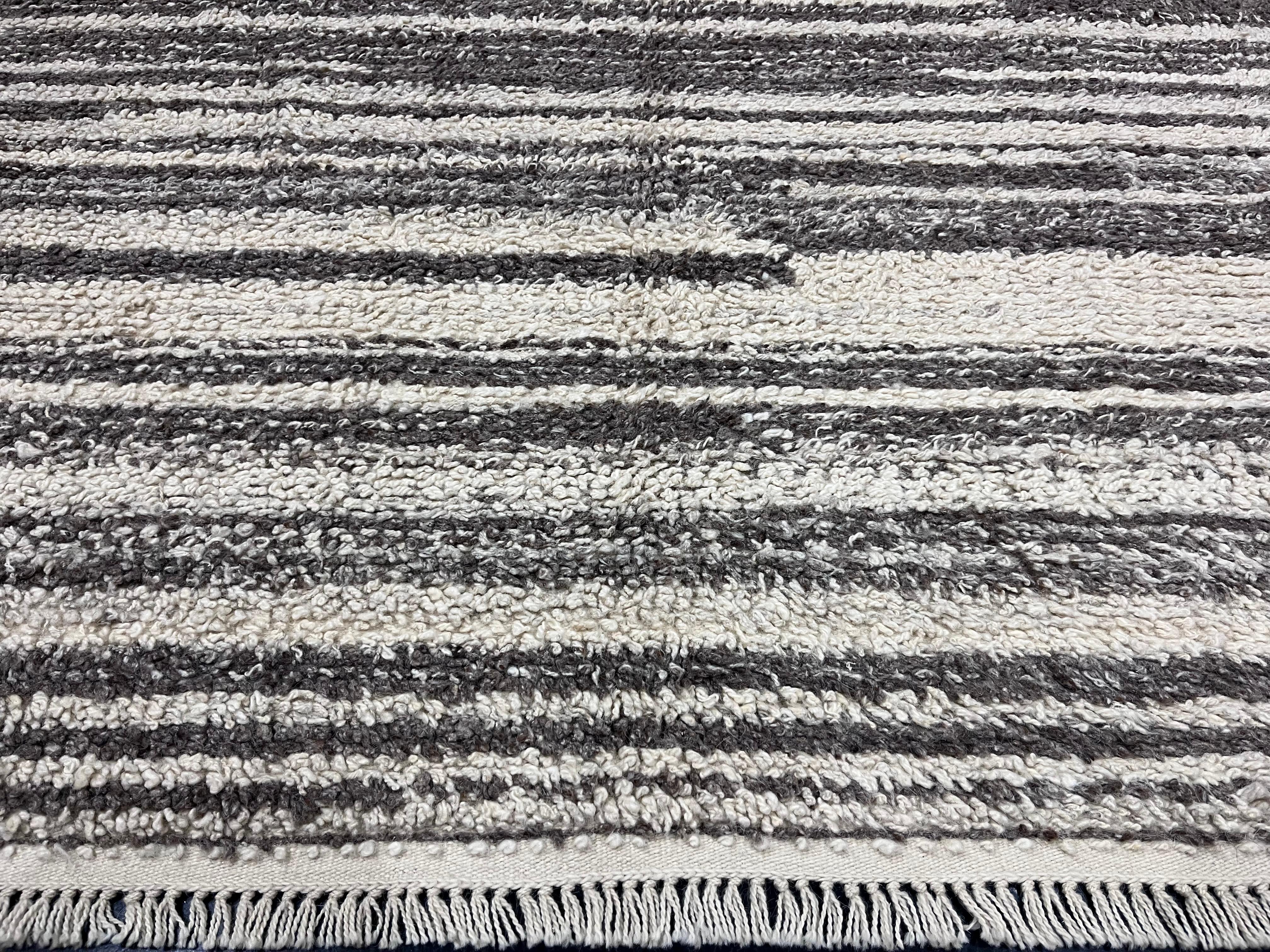 Fine Vintage Moroccan Wool Rug 6’5” x 9’0