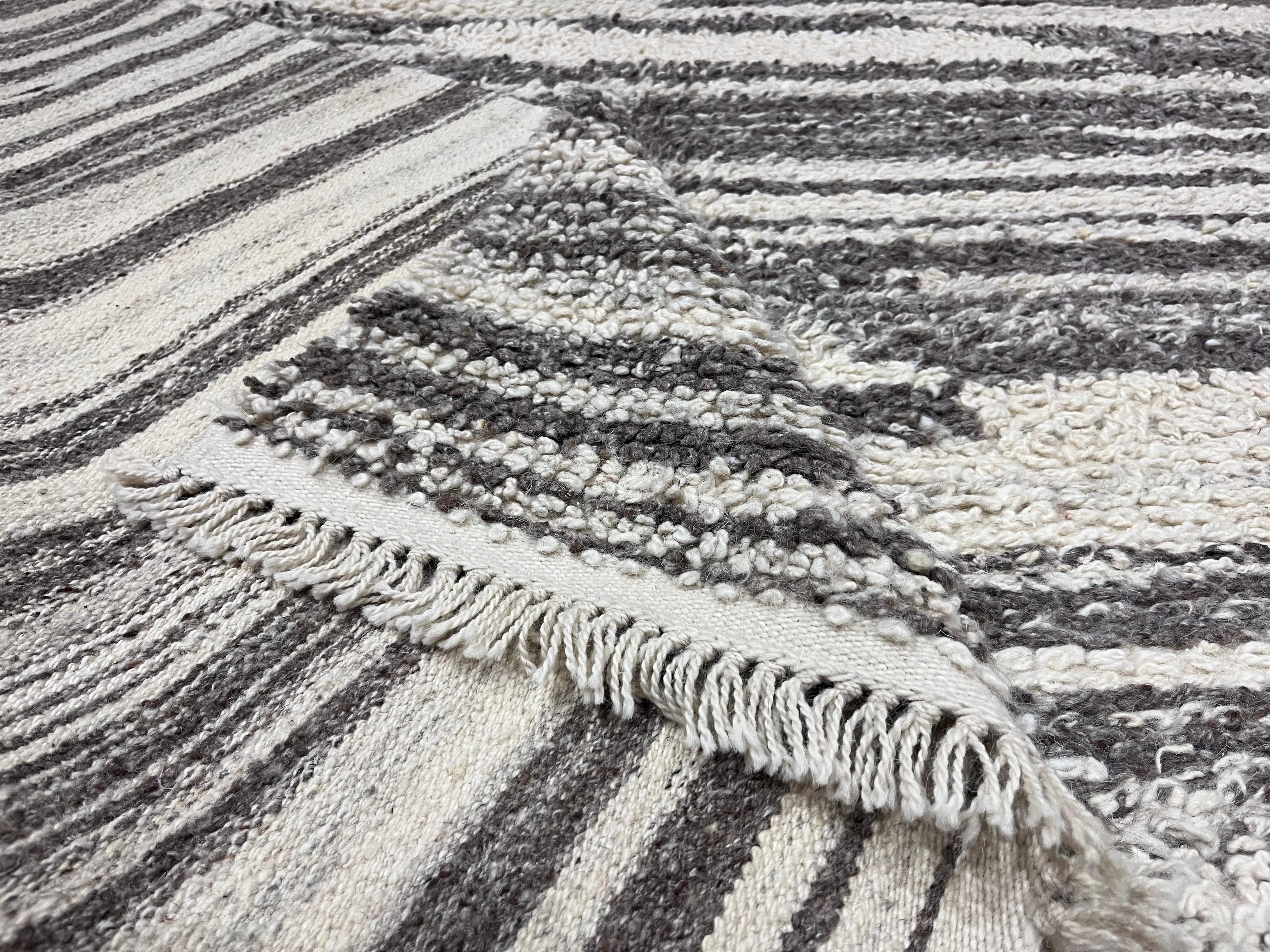 Fine Vintage Moroccan Wool Rug 6’5” x 9’0
