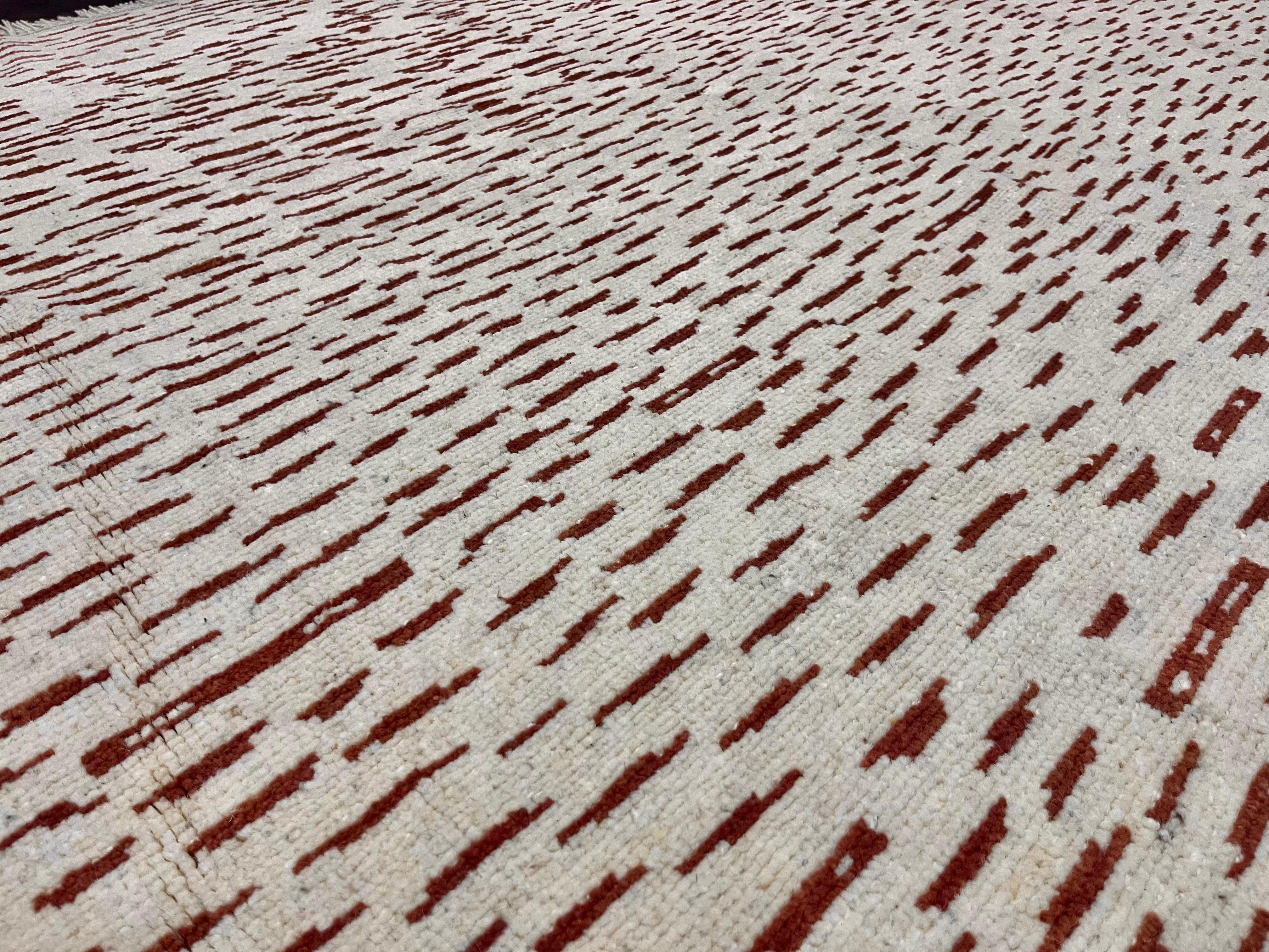 Fine Vintage Moroccan Wool Rug 7’3” x 10’1” In Good Condition For Sale In New York, NY