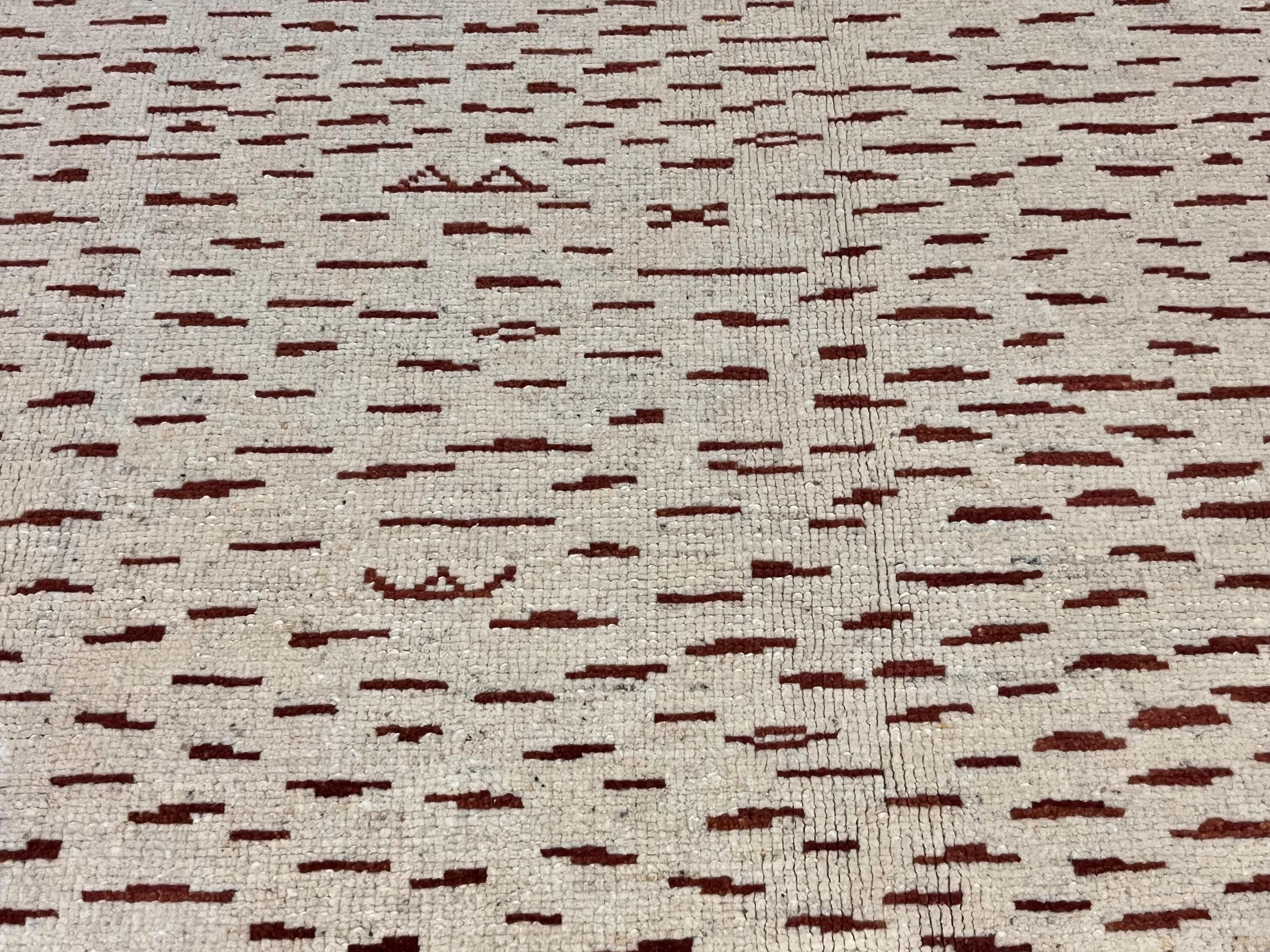 Fine Vintage Moroccan Wool Rug 7’3” x 10’1” For Sale 1