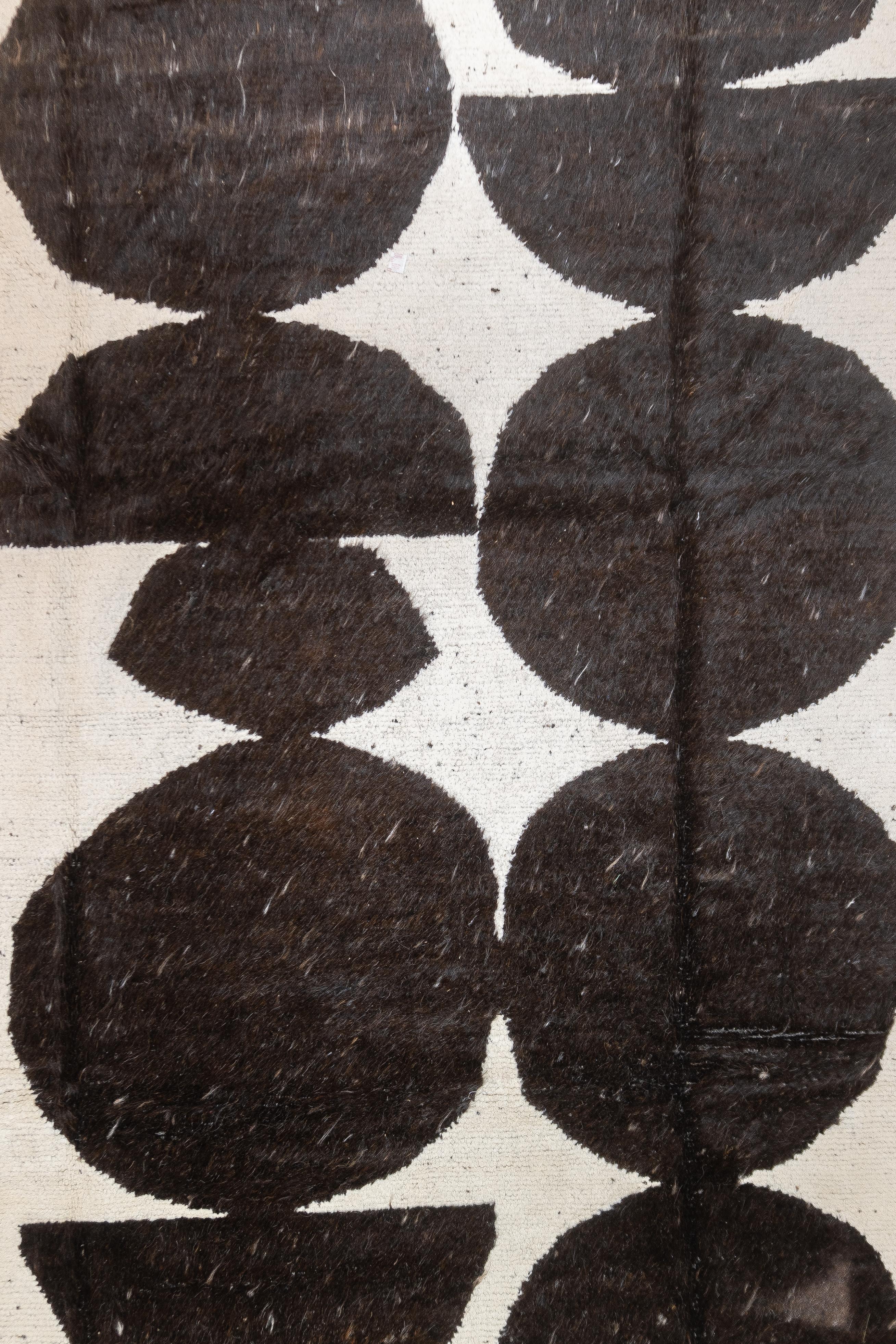 20th Century Fine Vintage Moroccan Wool Rug 9'2'' x 12'1'' For Sale