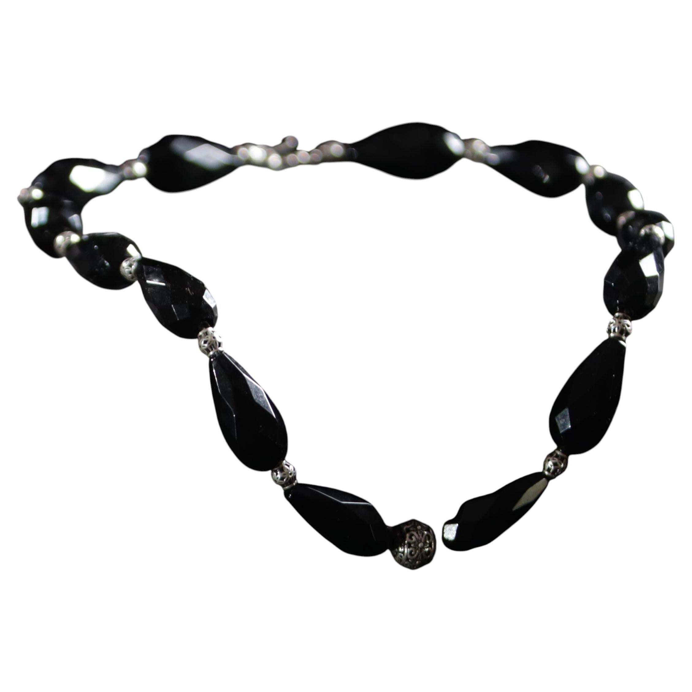Collar de plata de alta calidad con ónix y berber de múltiples facetas en venta