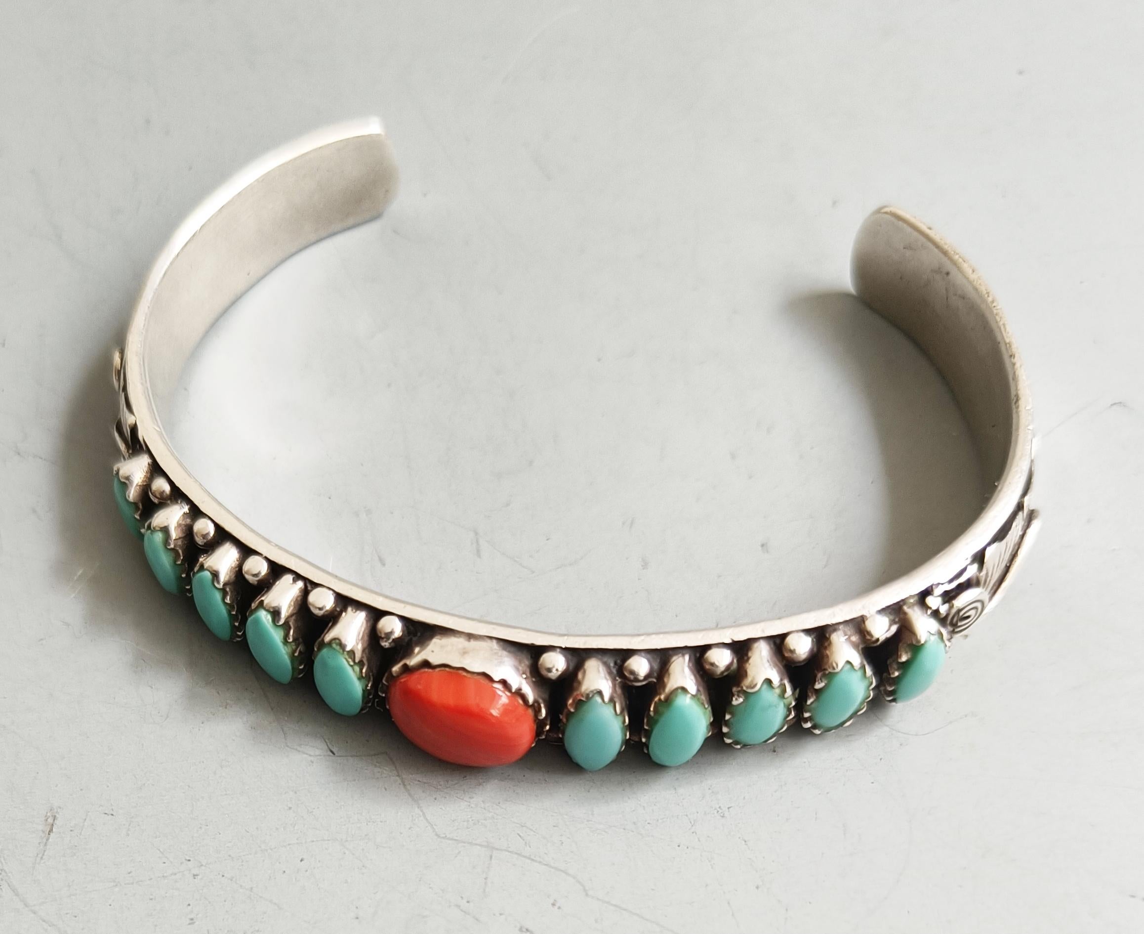 XX secolo Bracciale Navajo d'epoca in argento con turchese in vendita