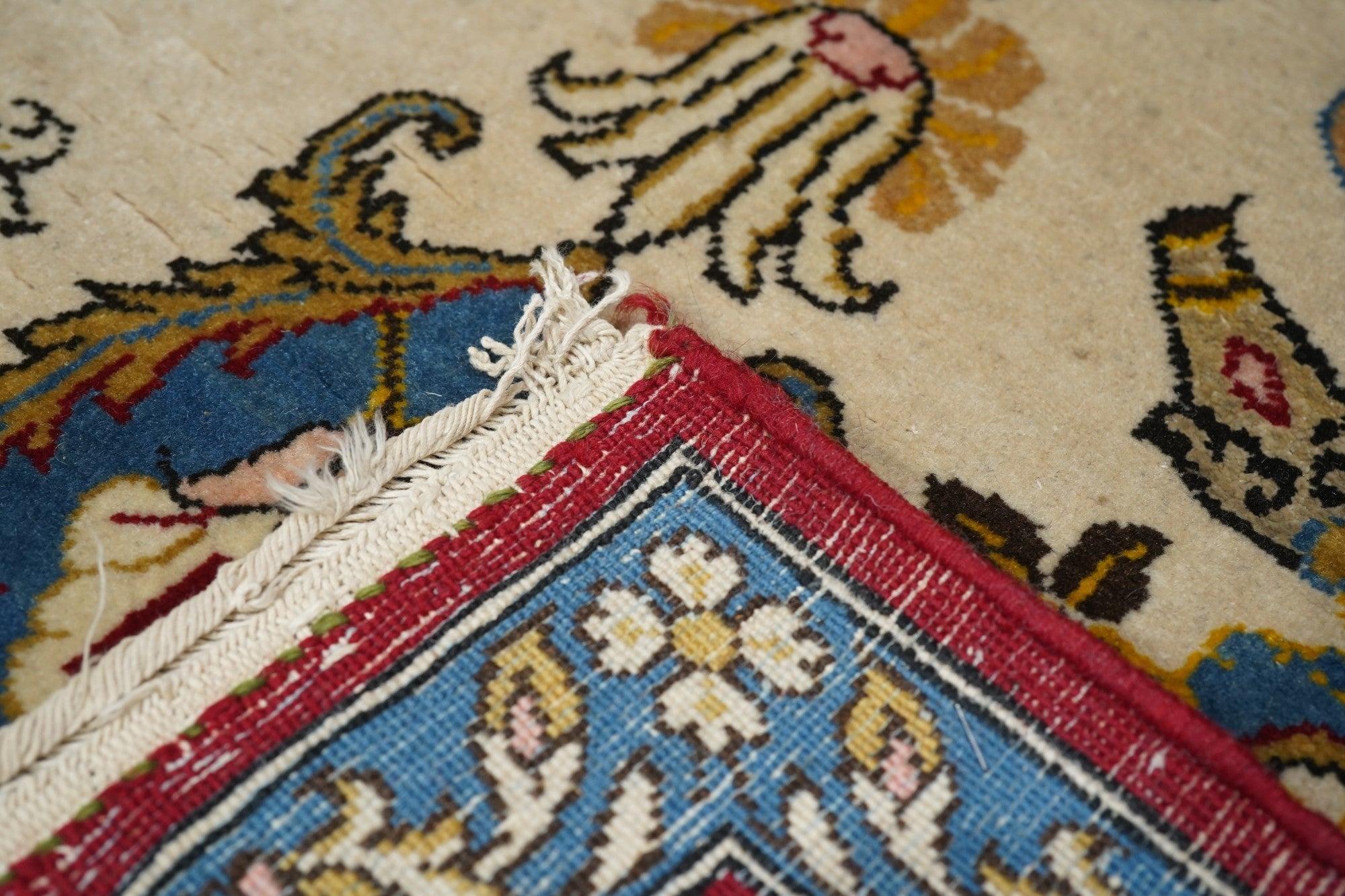 Fine Vintage Persian Isfahan Rug 4'8'' x 7'4'' For Sale 5
