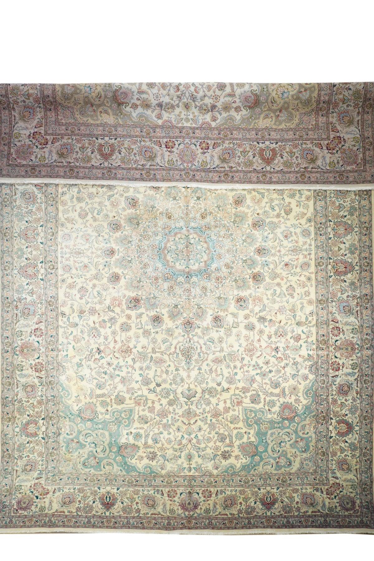 Fine Vintage  Persian Kashan Rug 11'6'' x 17'10''.
