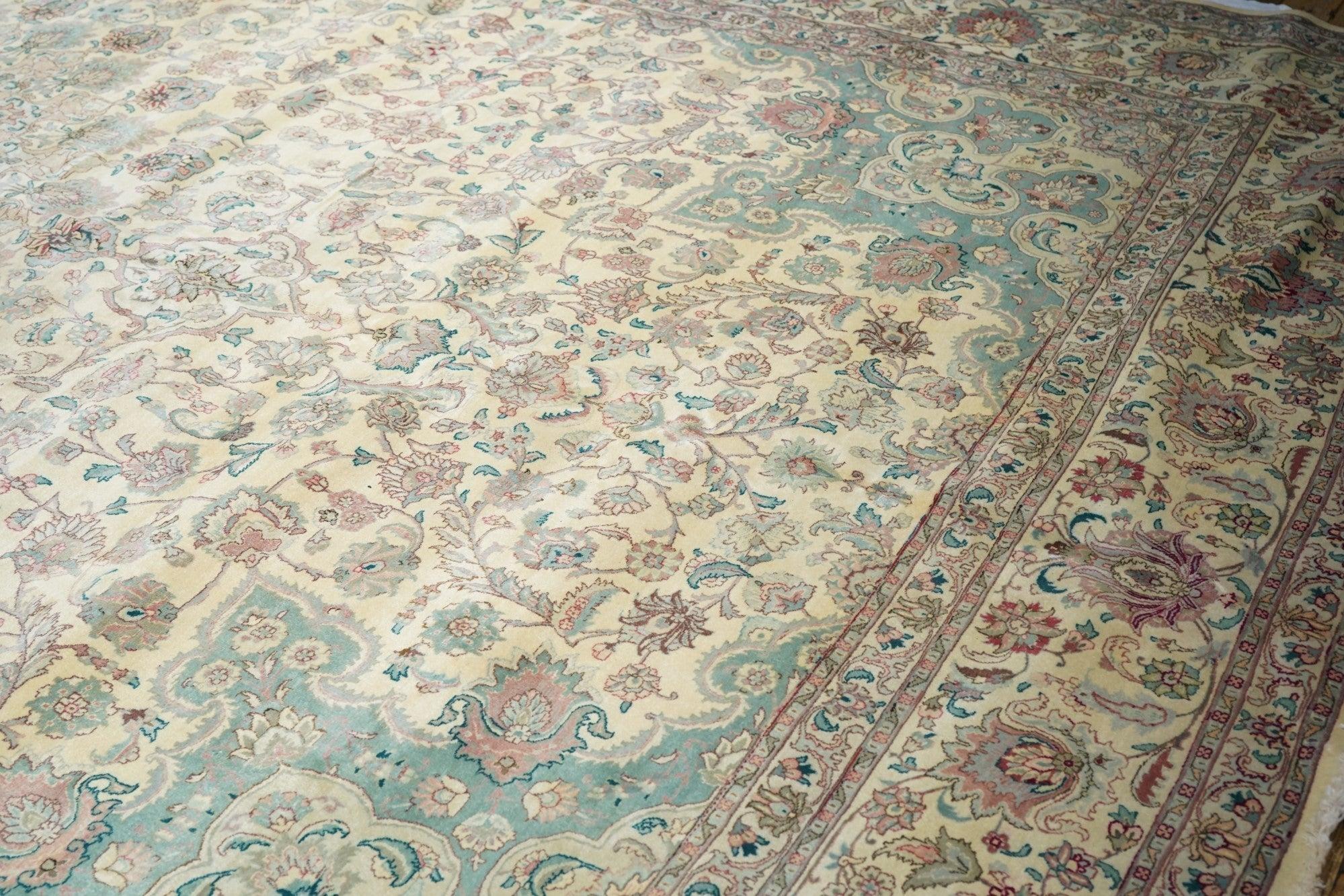 20th Century Fine Vintage Persian Kashan Rug 11'6'' x 17'10'' For Sale