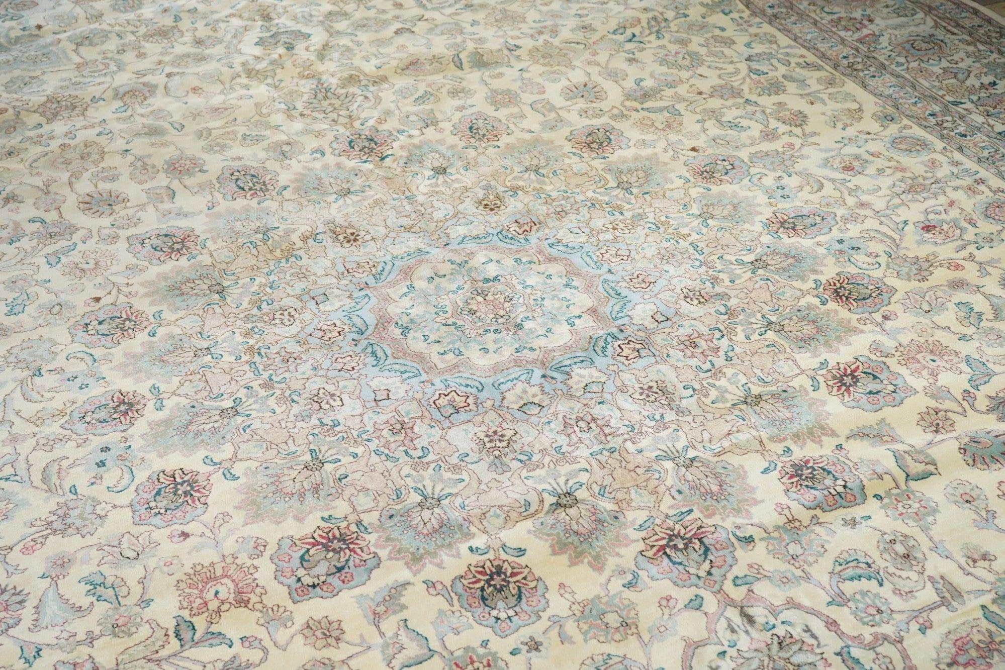 Wool Fine Vintage Persian Kashan Rug 11'6'' x 17'10'' For Sale