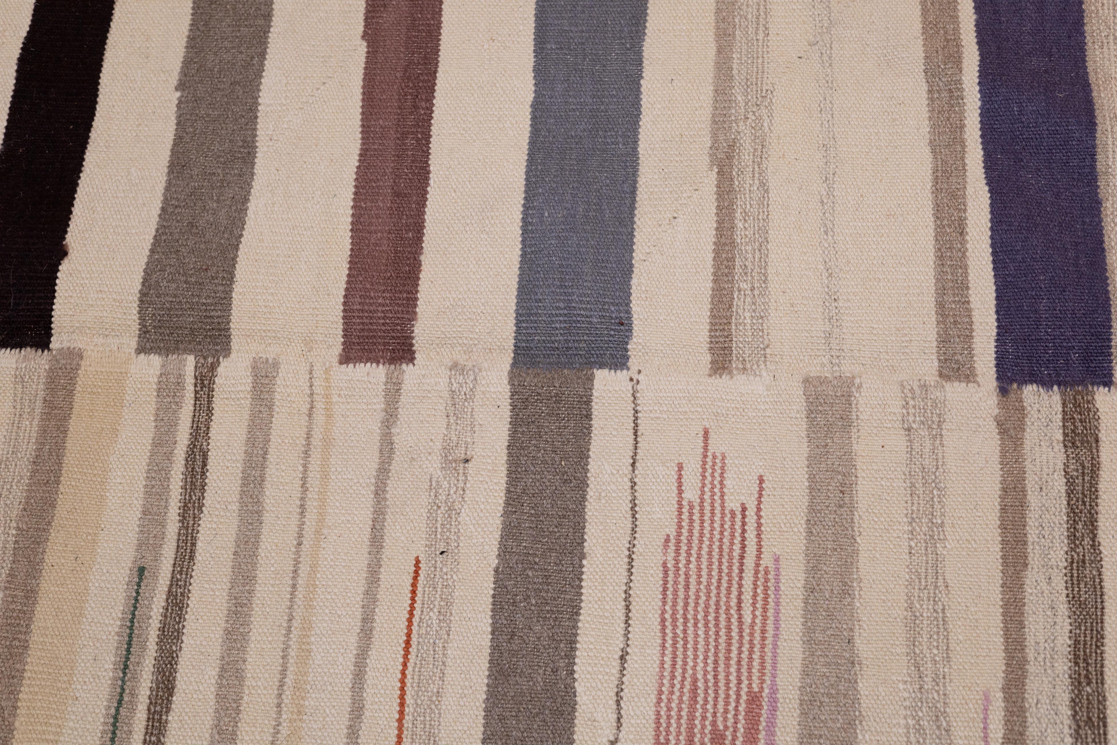 Fine Vintage Scandinavian Kilim Rug 8'4'' x 12'2'' For Sale 5