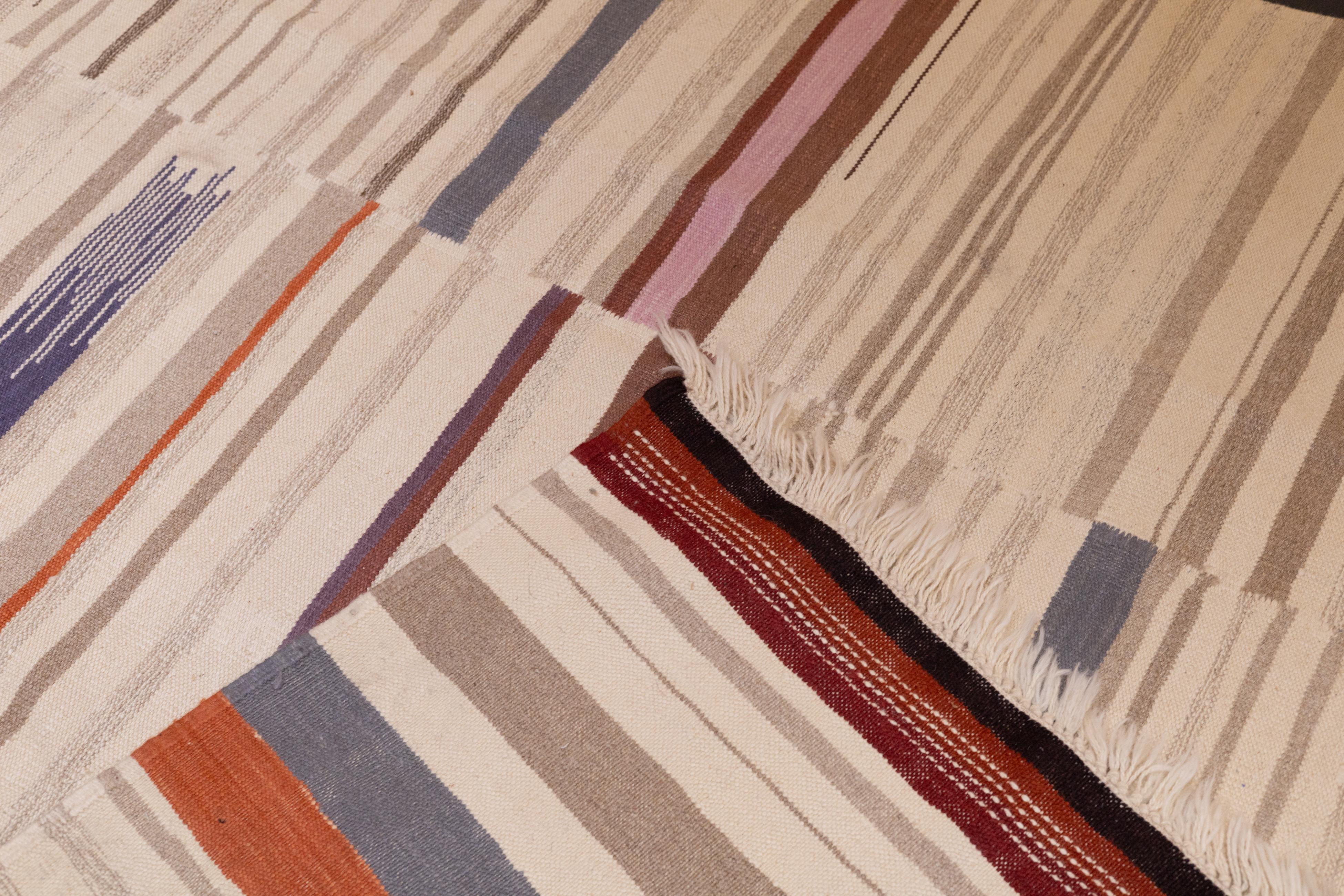 Fine Vintage Scandinavian Kilim Rug 8'4'' x 12'2'' For Sale 7
