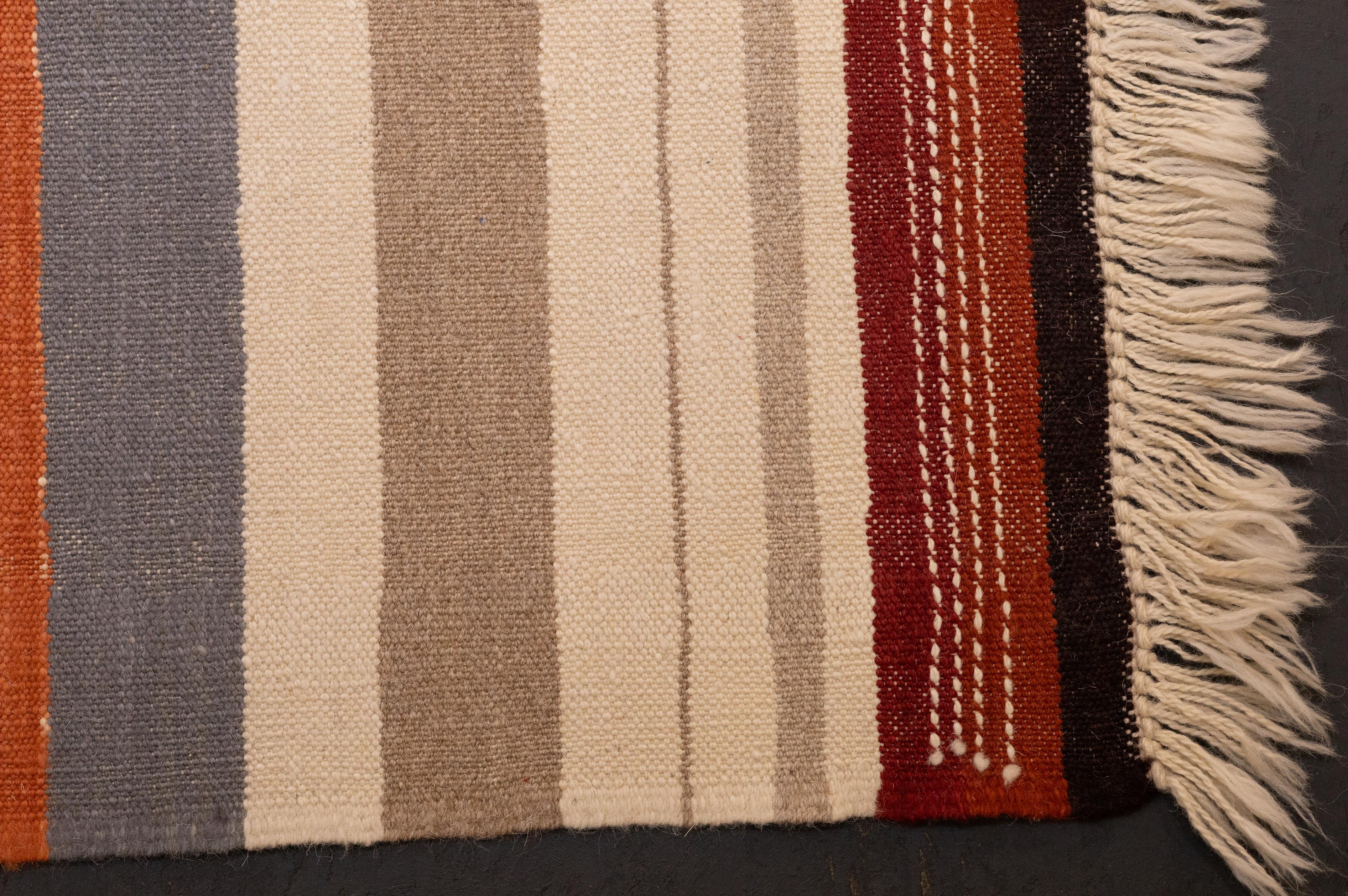 Fine Vintage Scandinavian Kilim Rug 8'4'' x 12'2'' For Sale 2