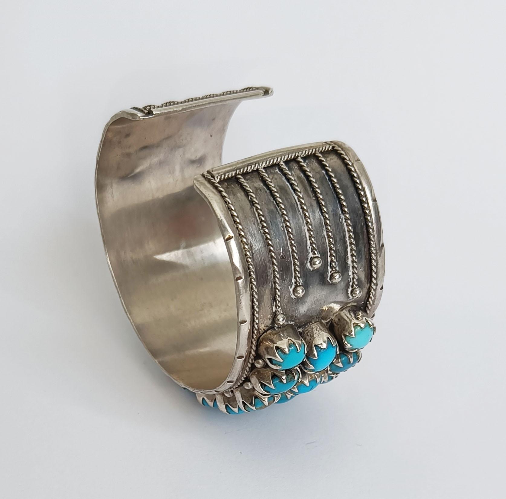 Fine Vintage silver Turquoise Cuff bracelet ethnographic tribal jewellery In Good Condition For Sale In London, GB