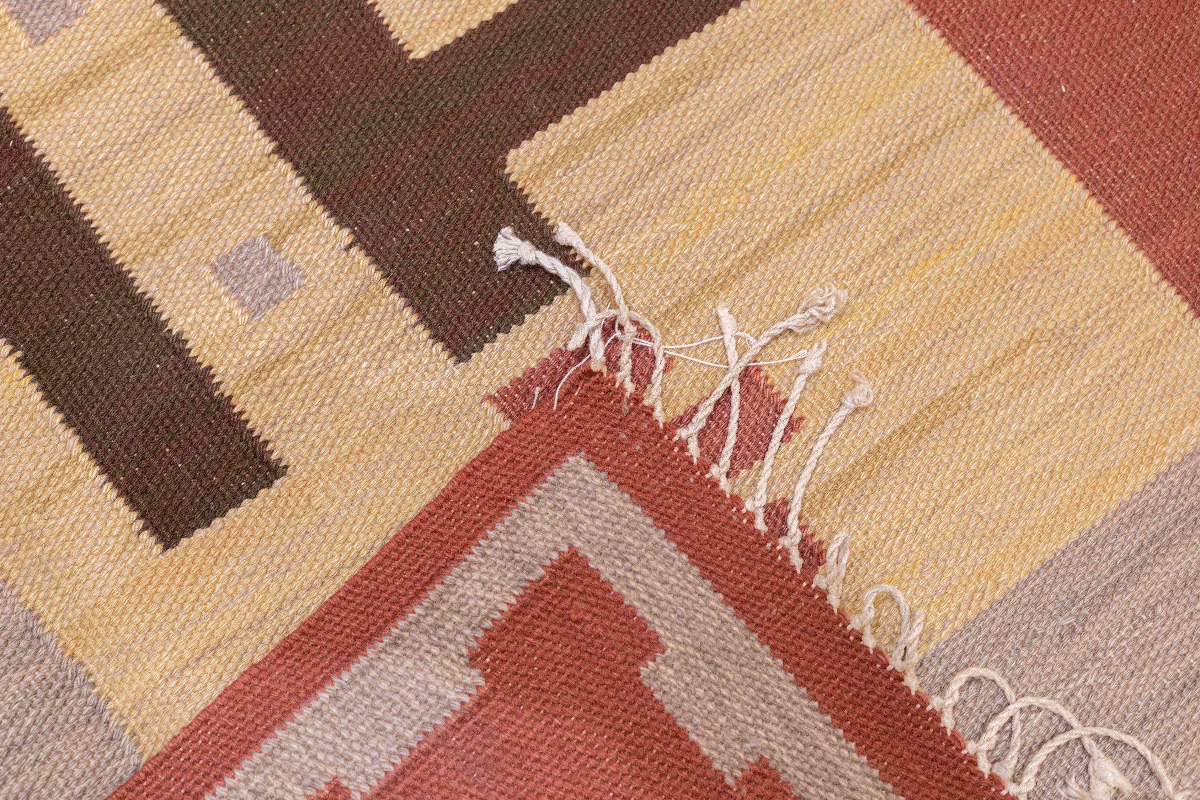 Tapis Kilim suédois à tissage plat 5'9'' x 10'3'' Excellent état - En vente à New York, NY