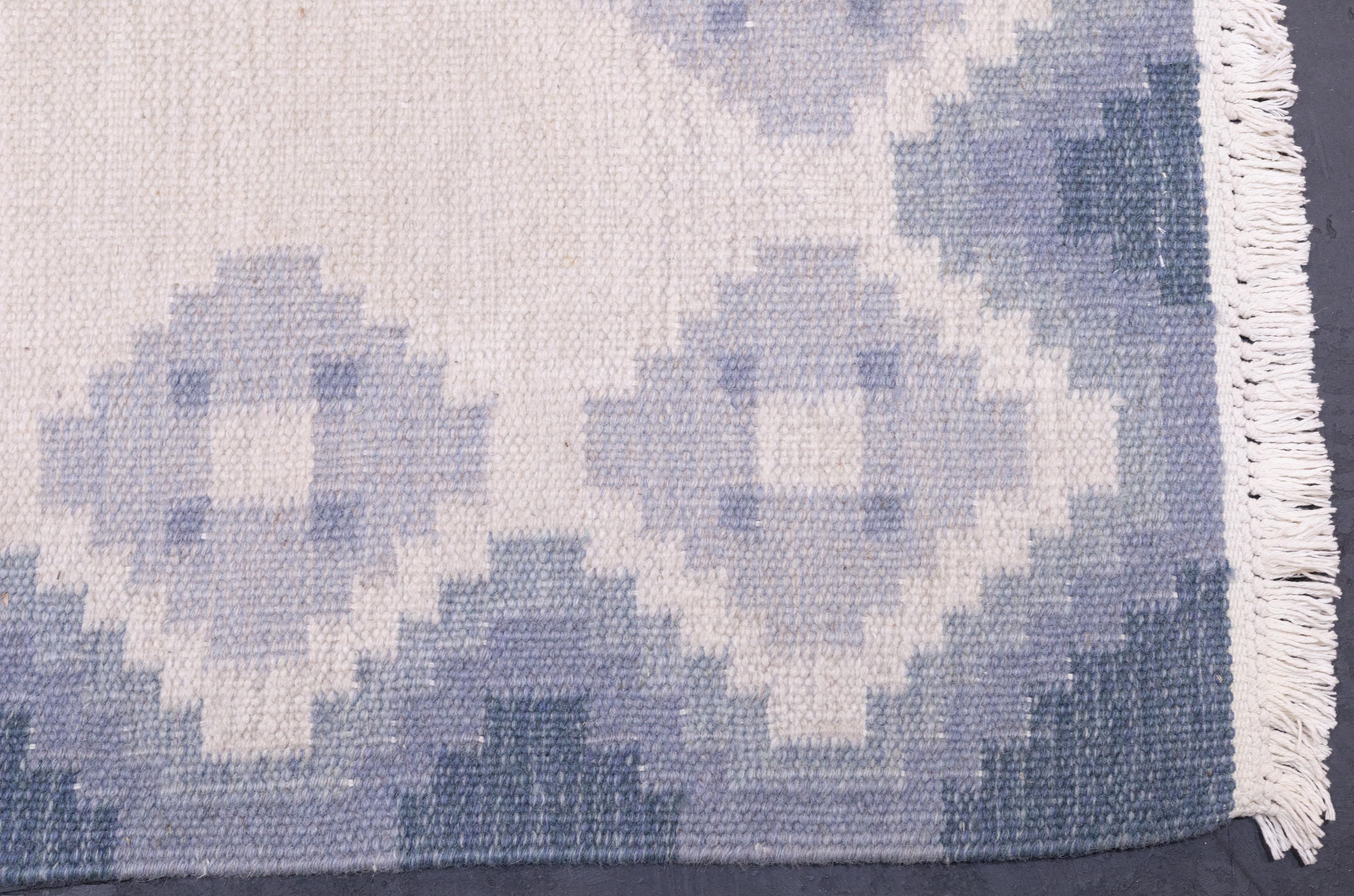 Fina Alfombra Kilim Sueca Vintage 4'1'' x 5'8'' siglo XX en venta