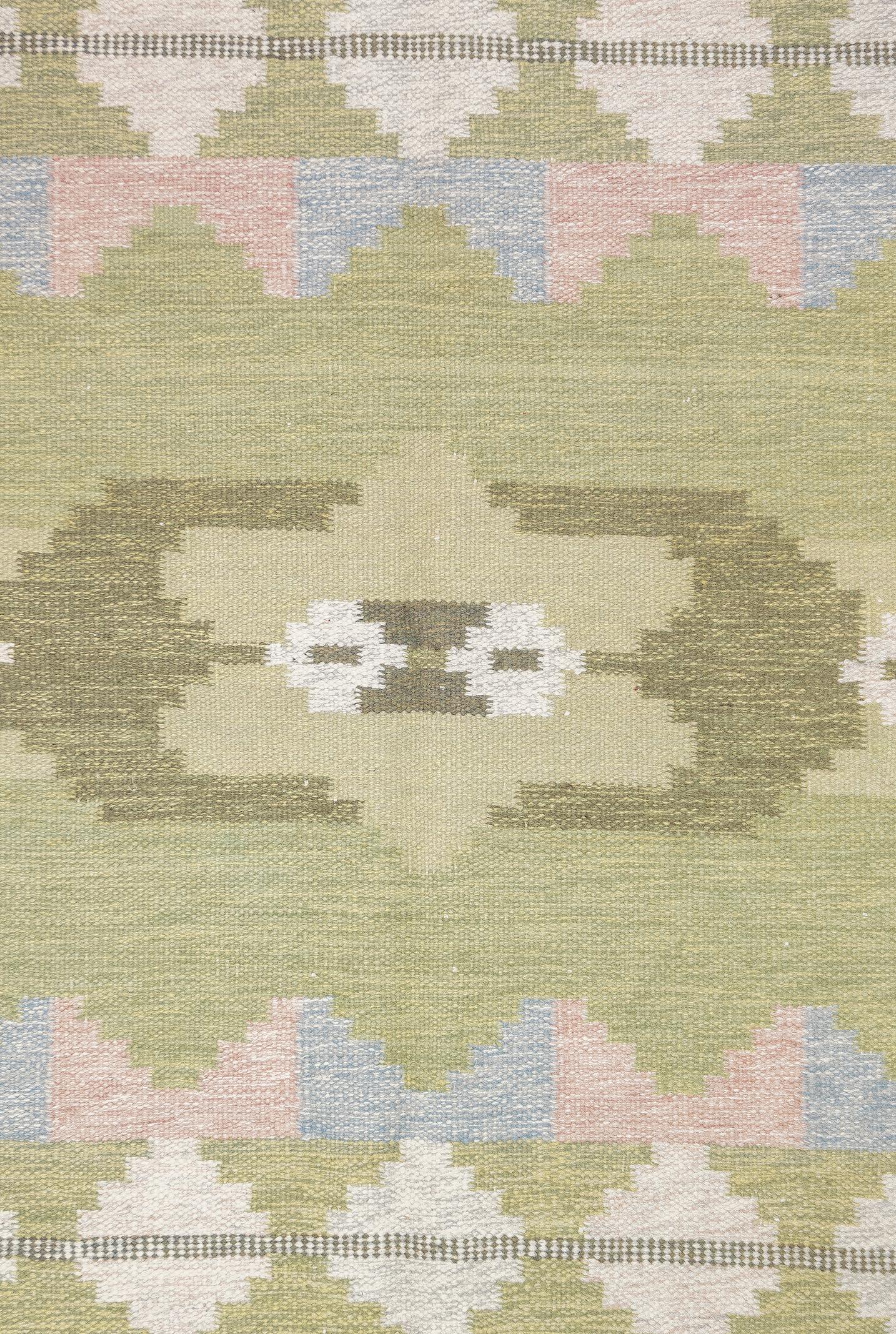 Fine Vintage Swedish Kilim Rug 4'6'' x 5'5'' In Excellent Condition For Sale In New York, NY