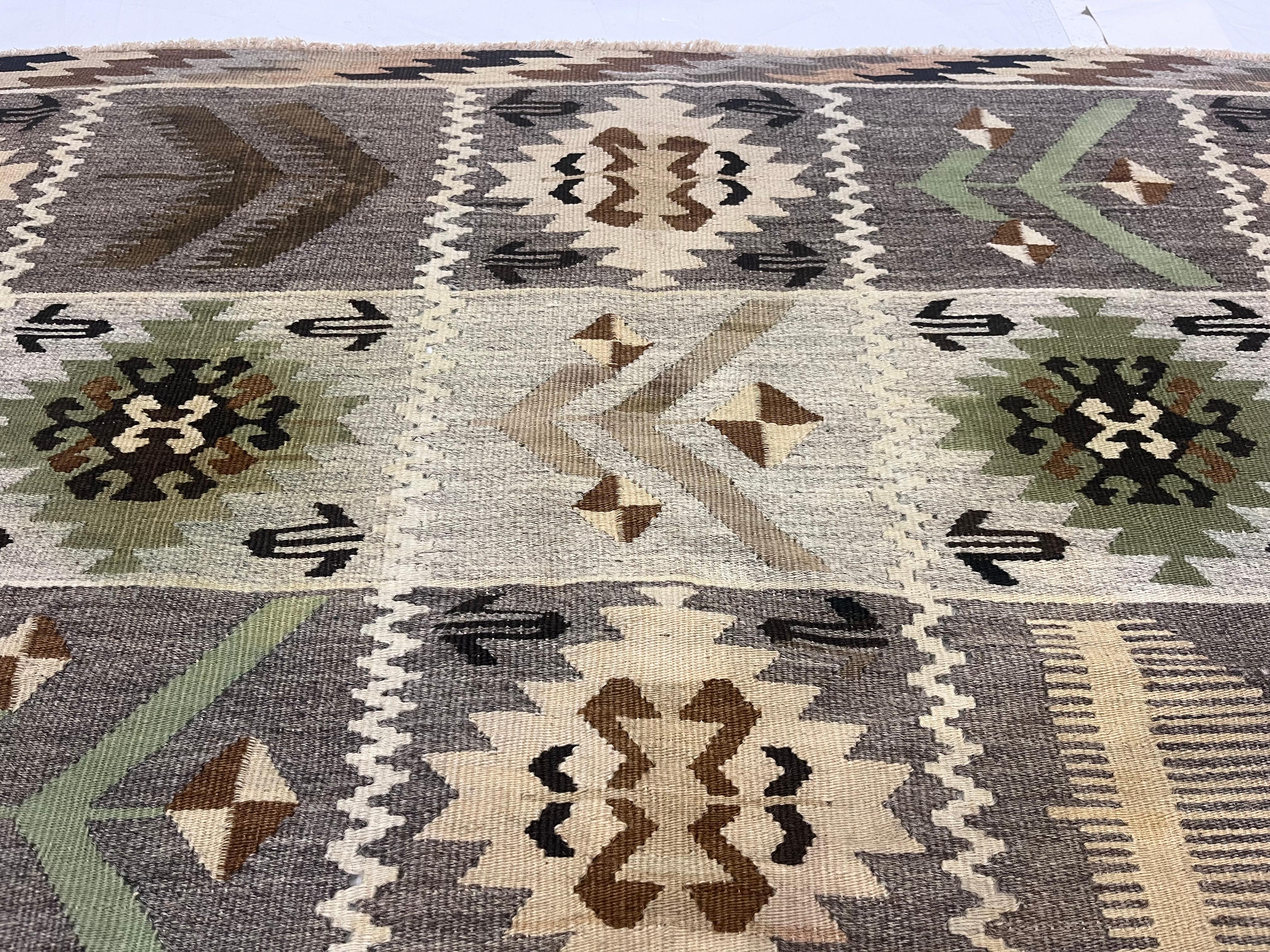 Fine Vintage Swedish Kilim Wool Rug 5'1