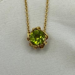 Fine Vintage Tiffany & Co. Round Cut Peridot 18k Yellow Gold Pendant Necklace
