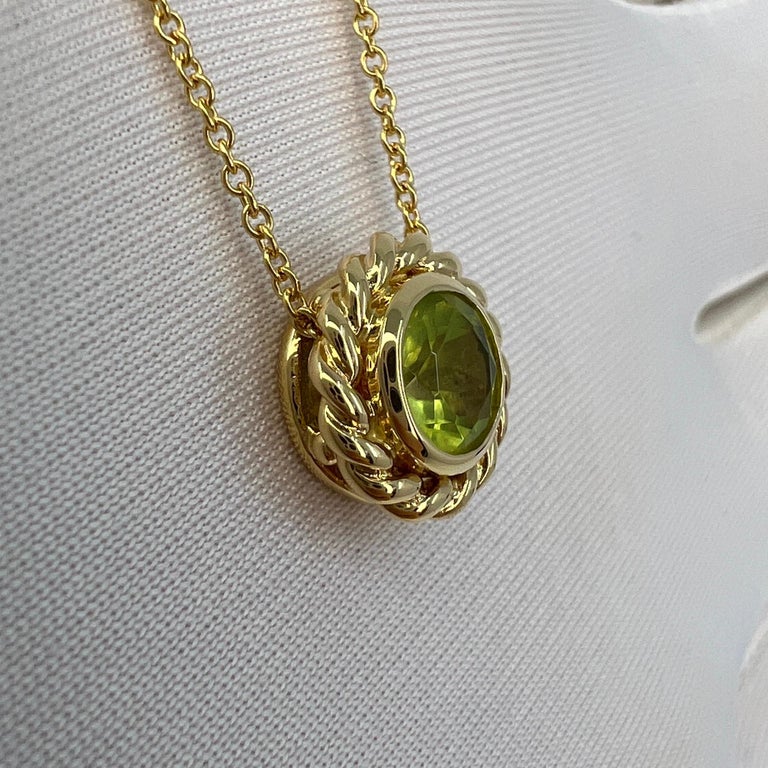 Women's Fine Vintage Tiffany & Co. Round Cut Peridot 18k Yellow Gold Pendant Necklace For Sale