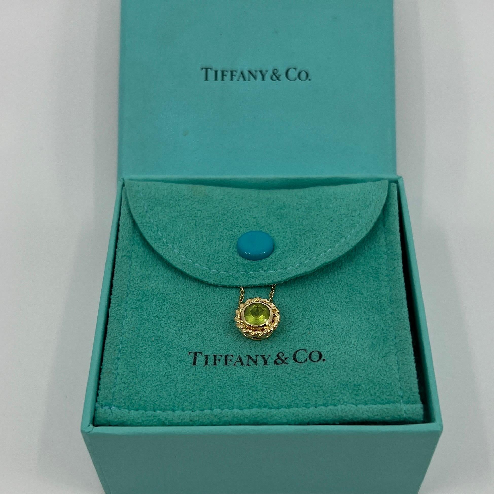 Women's Fine Vintage Tiffany & Co. Round Cut Peridot 18k Yellow Gold Pendant Necklace