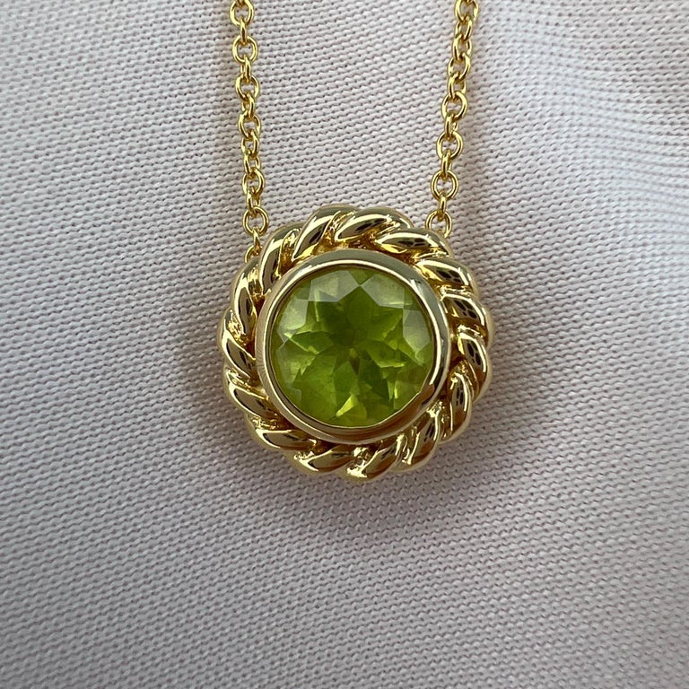 Fine Vintage Tiffany & Co. Round Cut Peridot 18k Yellow Gold Pendant Necklace For Sale 4