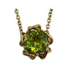 Fine Vintage Tiffany & Co. Round Cut Peridot 18k Yellow Gold Pendant Necklace