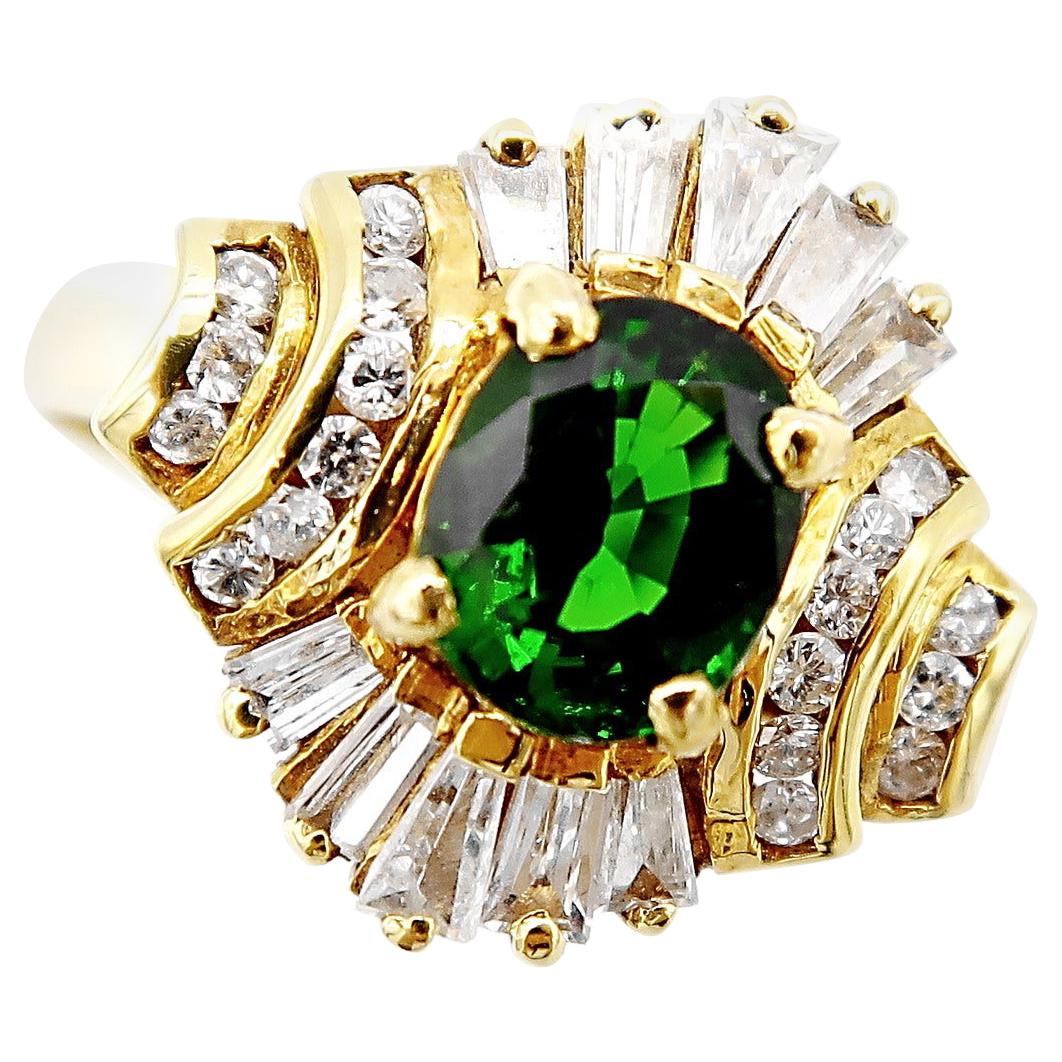 Fine Vintage Tsavorite and Baguette Diamond Cluster Ring in 18 Karat Yellow Gold For Sale