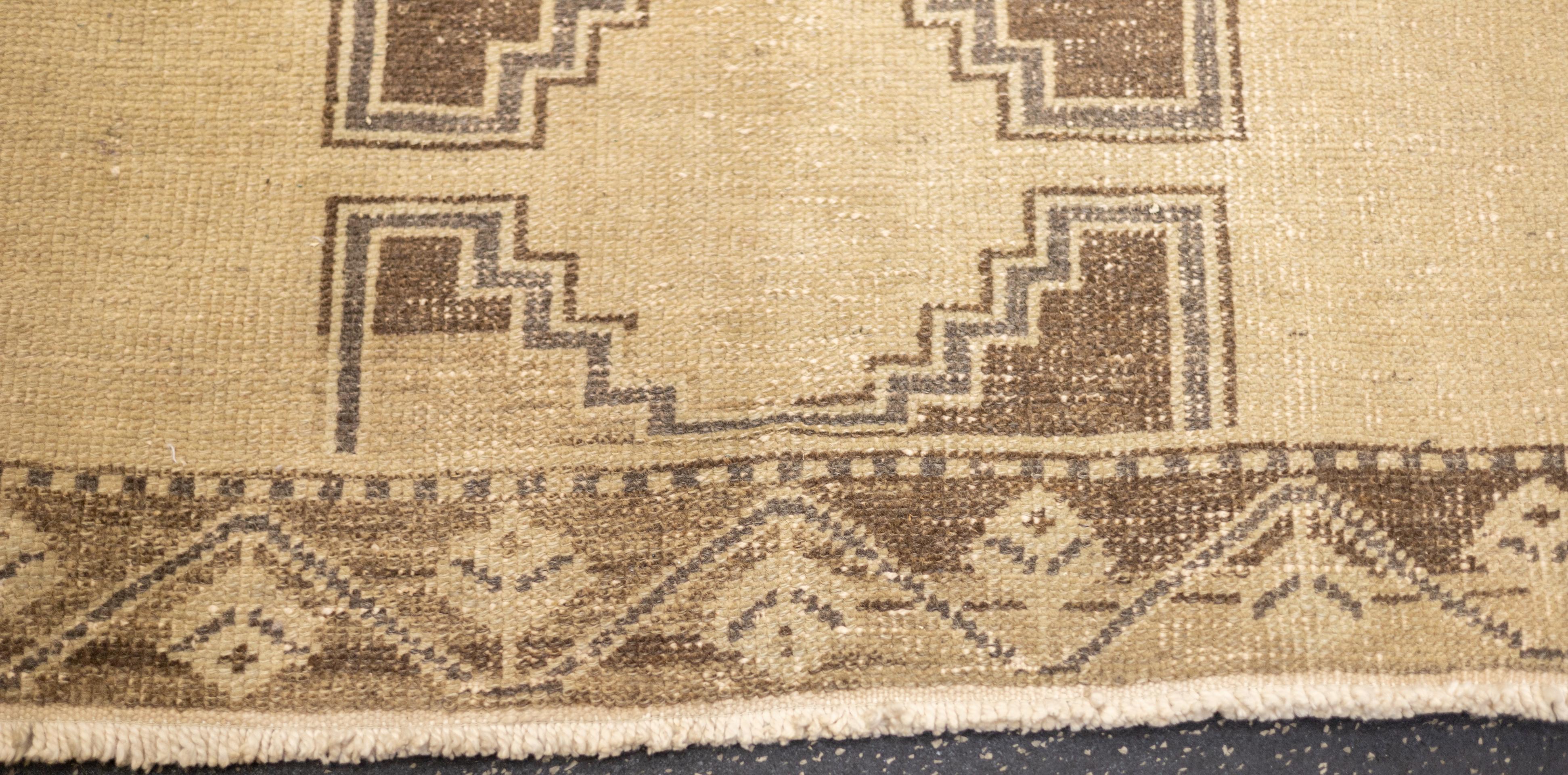 Turco Tappeto lungo Oushak turco d'epoca 2'10'' x 12'7'' in vendita