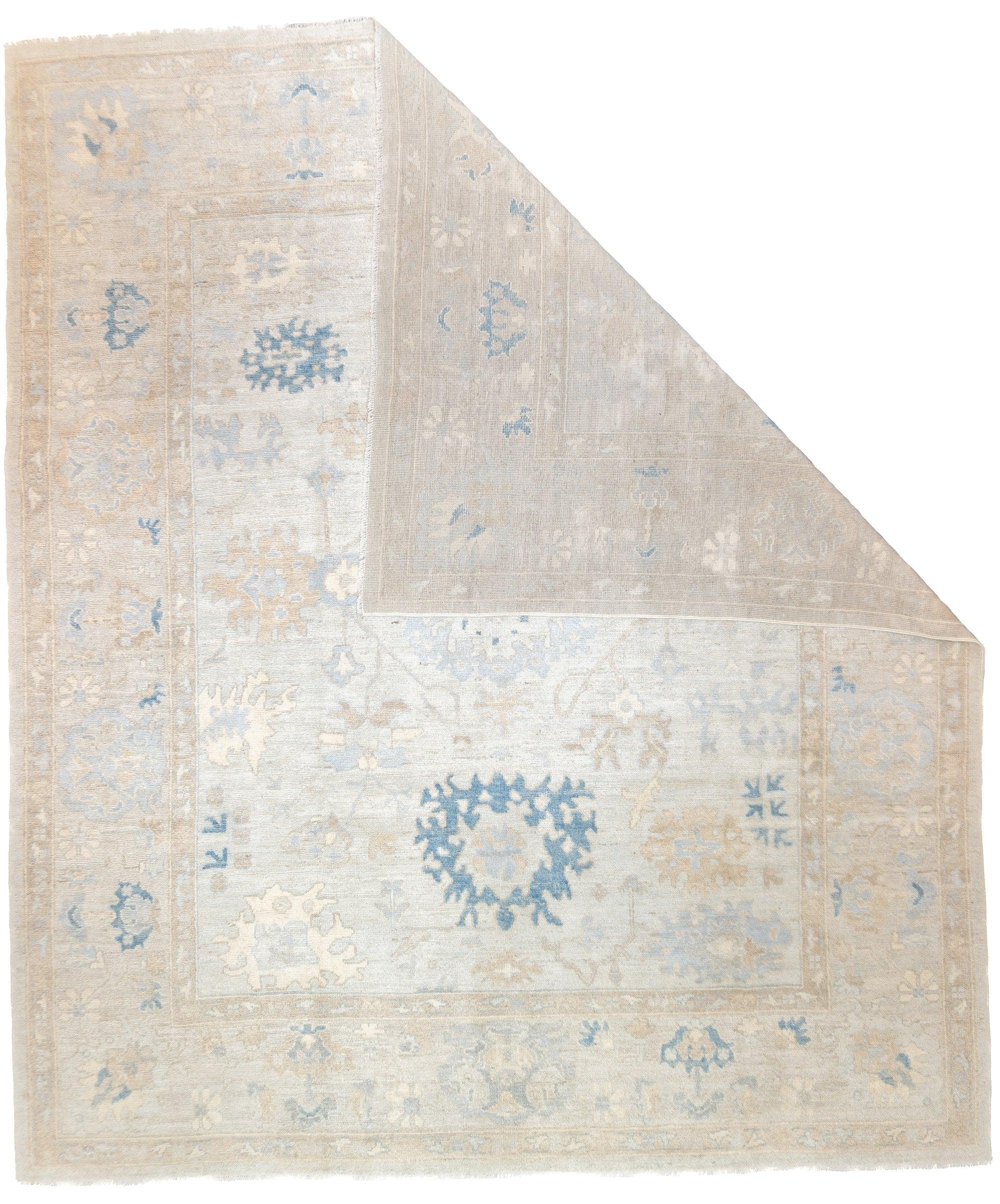 Fine Vintage Turkish Oushak Wool Rug 8'1'' x 9'7''. 