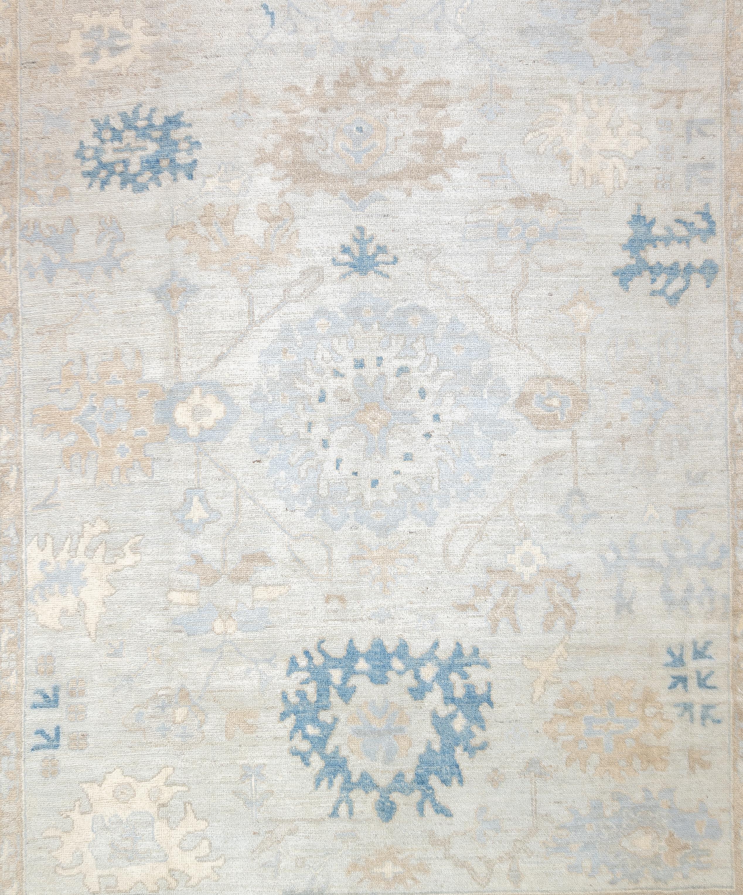 20th Century Fine Vintage Turkish Oushak Wool Rug 8'1'' x 9'7'' For Sale