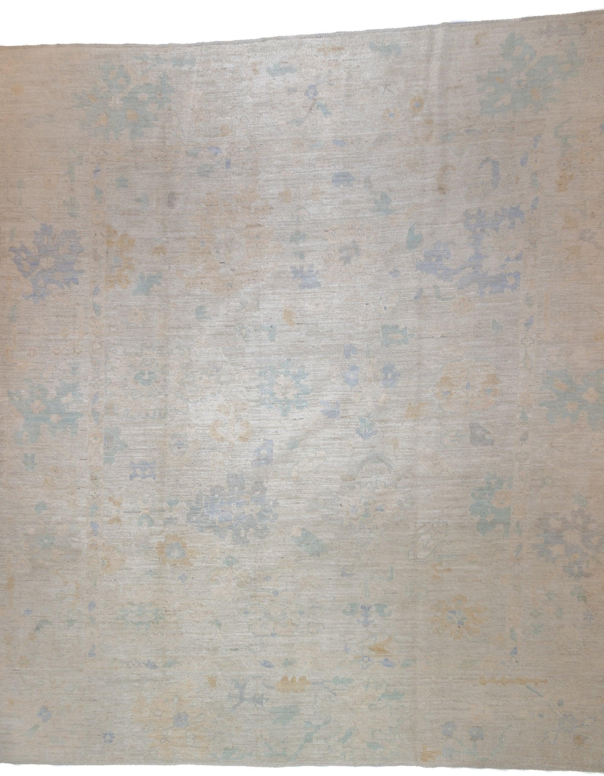 Fine Vintage Turkish Oushak Wool Rug 8'5'' x 9'9'' In Good Condition For Sale In New York, NY