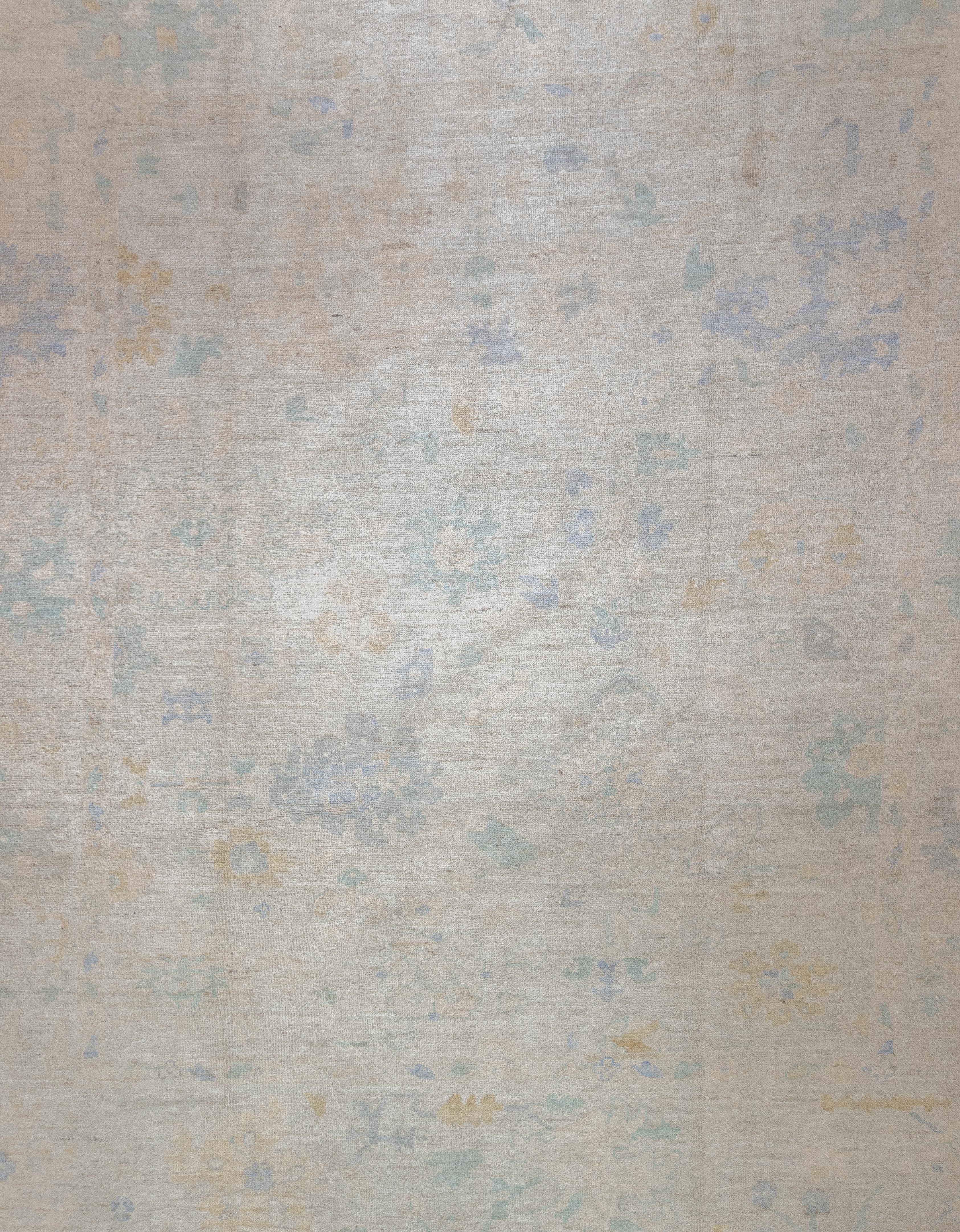 20th Century Fine Vintage Turkish Oushak Wool Rug 8'5'' x 9'9'' For Sale
