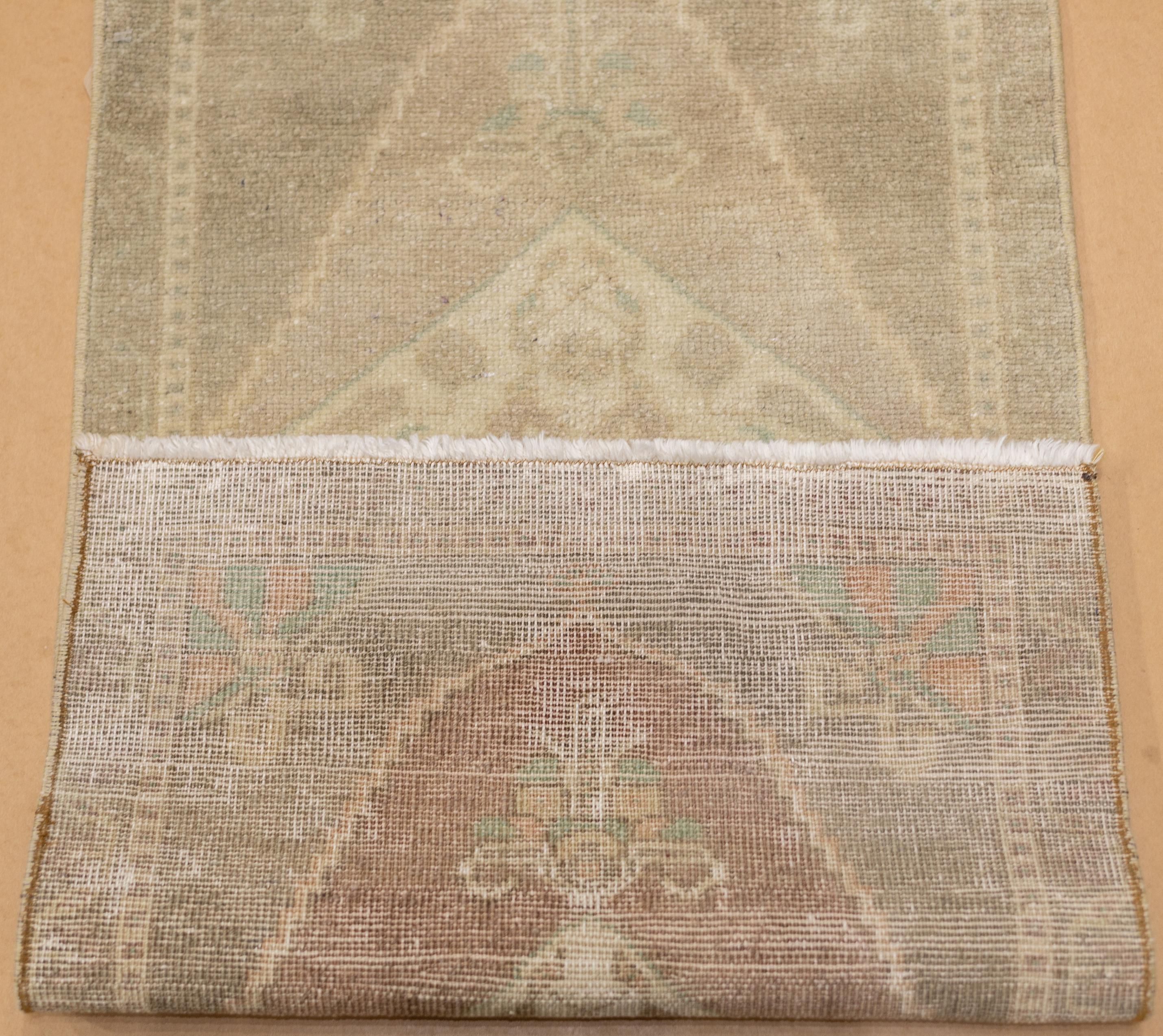 Fine Vintage Turkish Wool Rug 1'8'' x 3'2'' For Sale 6