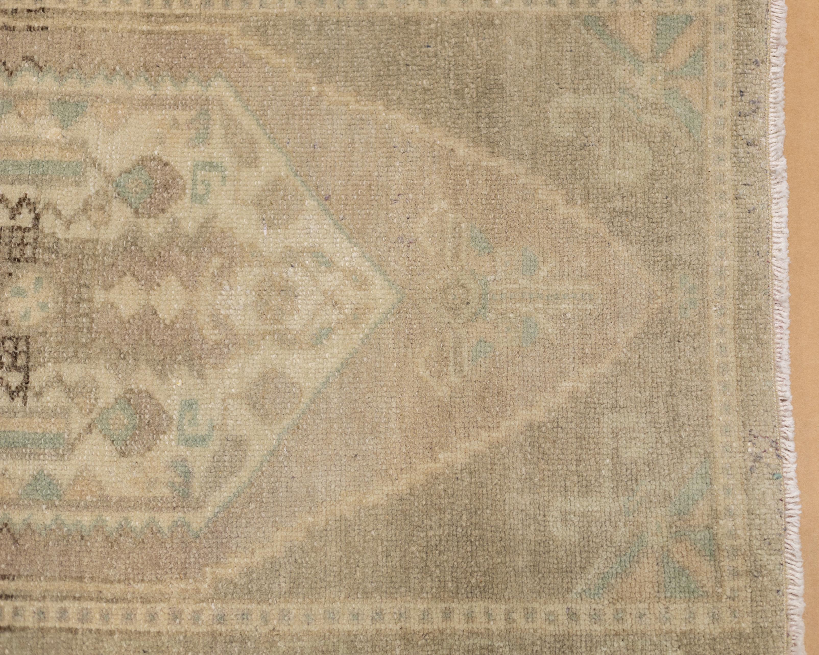 Fine Vintage Turkish Wool Rug 1'8'' x 3'2'' For Sale 3