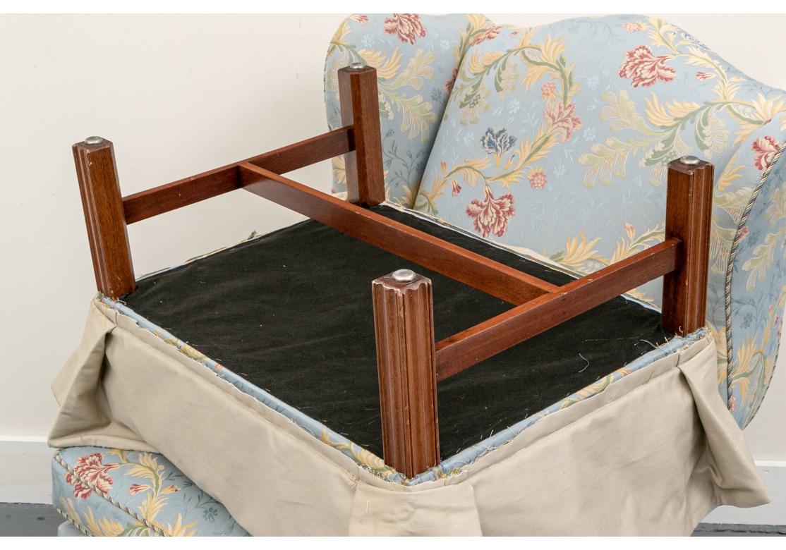 Fina Silla de Ala Tapizada Viviana y Otomana a Juego en venta 6