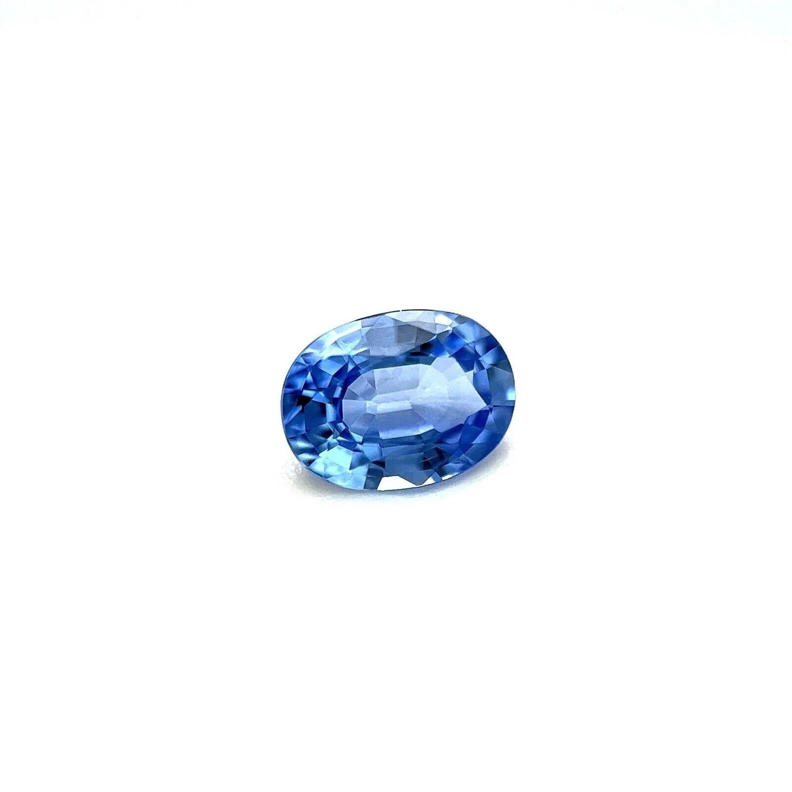 Fine Vivid Blue Ceylon Sapphire 0.77ct Oval Cut Rare Loose Gemstone 6.3x4.7mm Vs

Fine pierre précieuse saphir bleu de Ceylan.
0.77 carat avec une belle couleur bleu clair et une bonne clarté, une pierre propre avec quelques petites inclusions