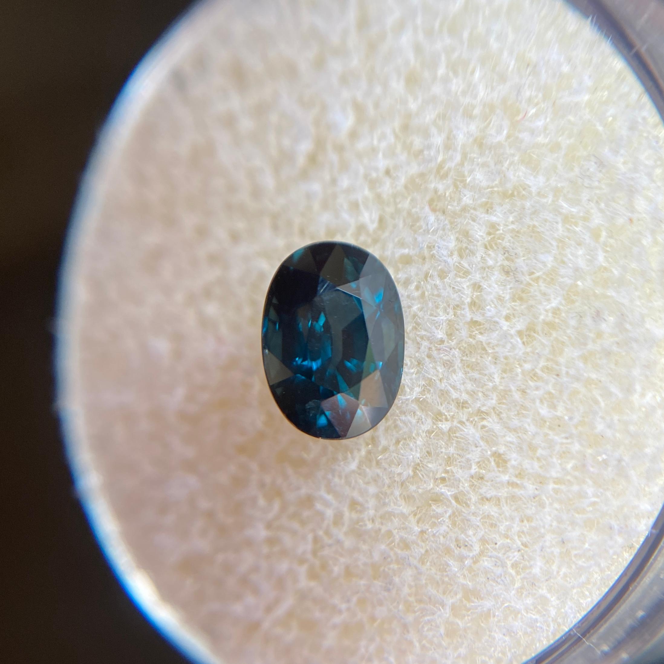 Fine Natural Blueish Green ‘Teal’ Sapphire Gemstone.

1.33 Carat with a beautiful and unique blueish green colour and excellent clarity, a very clean stone with only some small natural inclusions visible when looking closely.

Also has an excellent