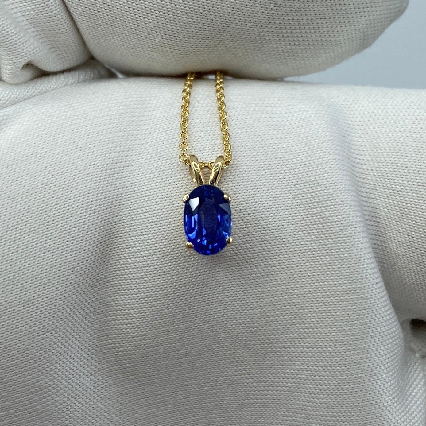 Fine Vivid Blue Oval Cut Sapphire Yellow Gold Solitaire Pendant Necklace In New Condition In Birmingham, GB