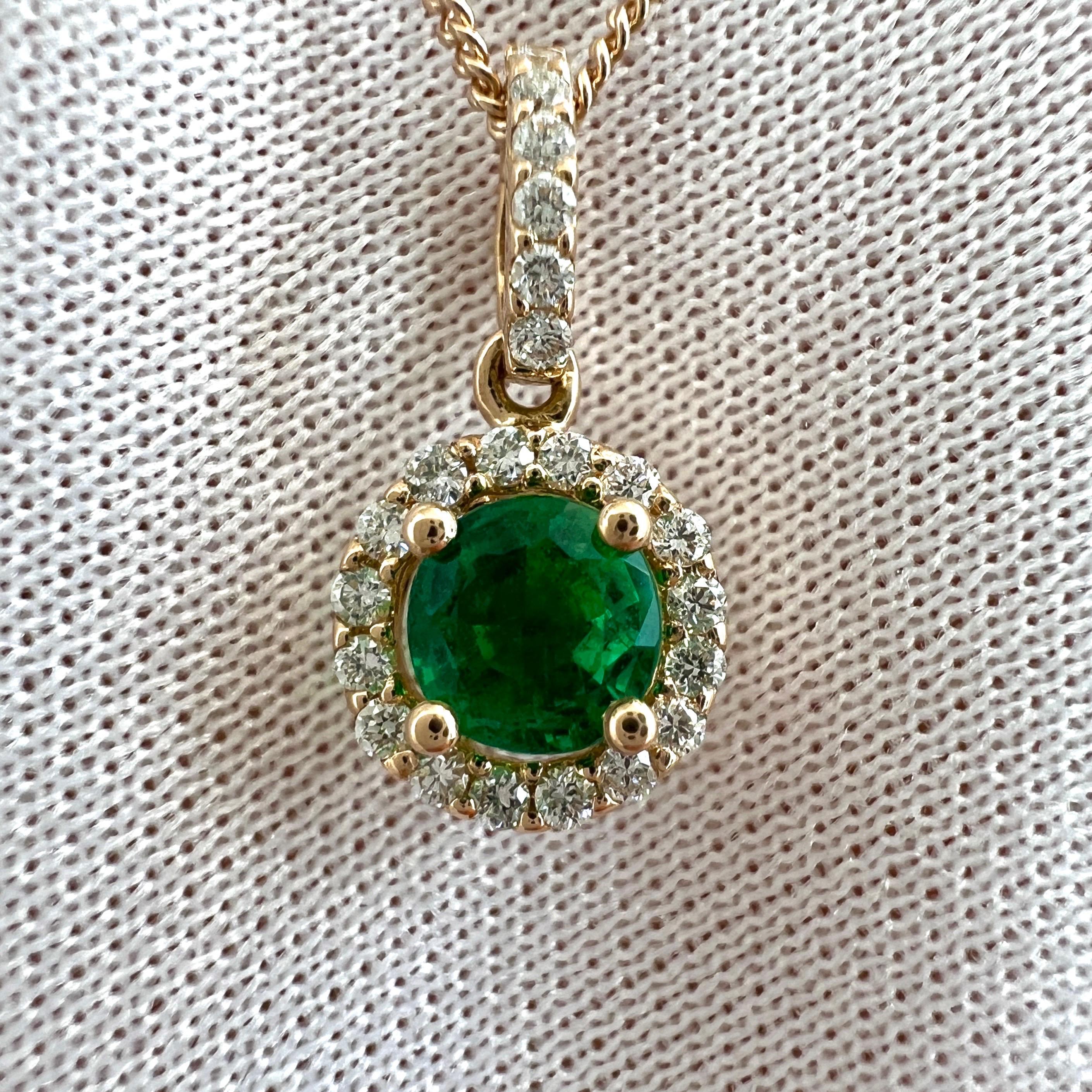 Fine Vivid Green Natural Emerald And Diamond 18k Rose Gold Round Halo Pendant For Sale 5