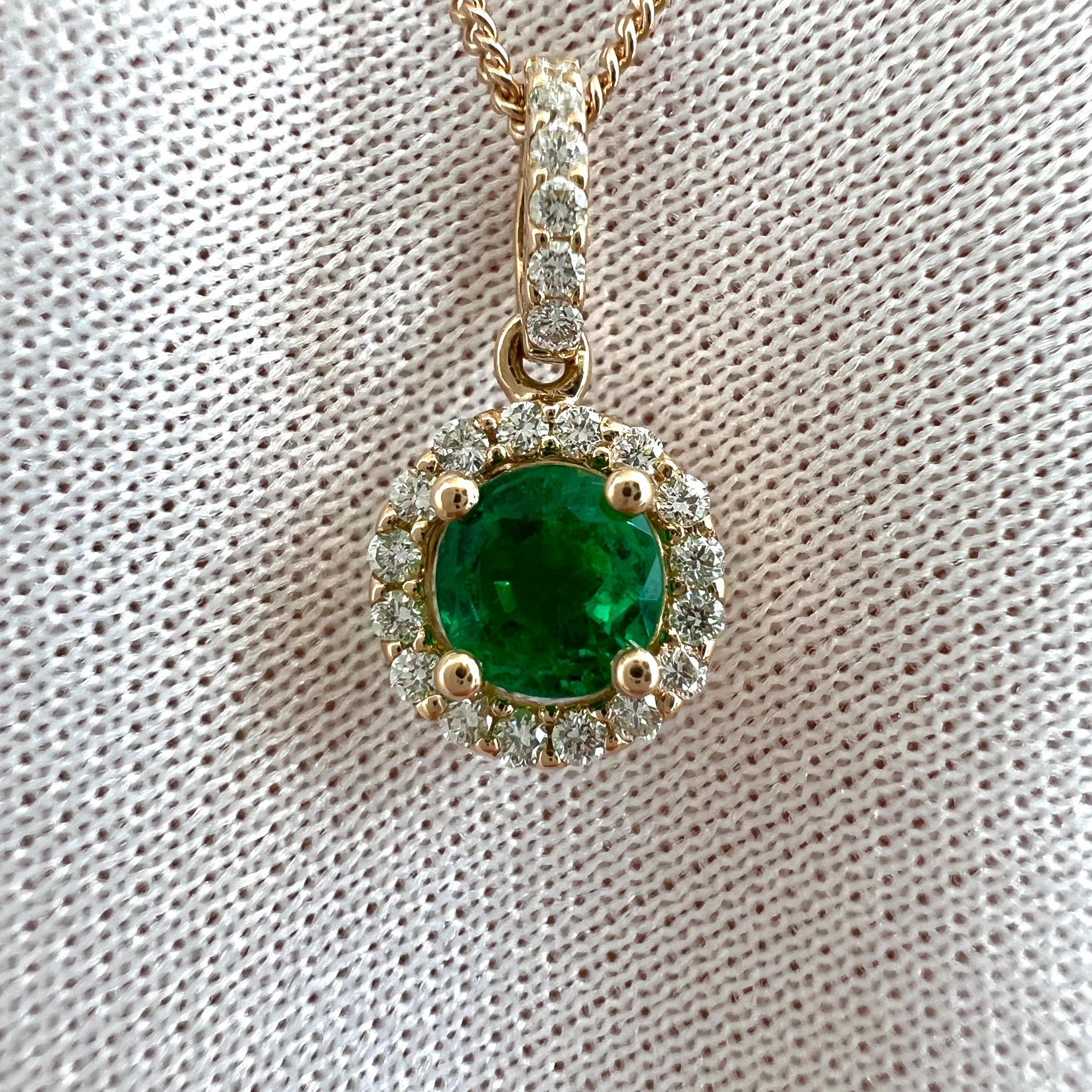 Fine Vivid Green Natural Emerald And Diamond 18k Rose Gold Round Halo Pendant In New Condition For Sale In Birmingham, GB